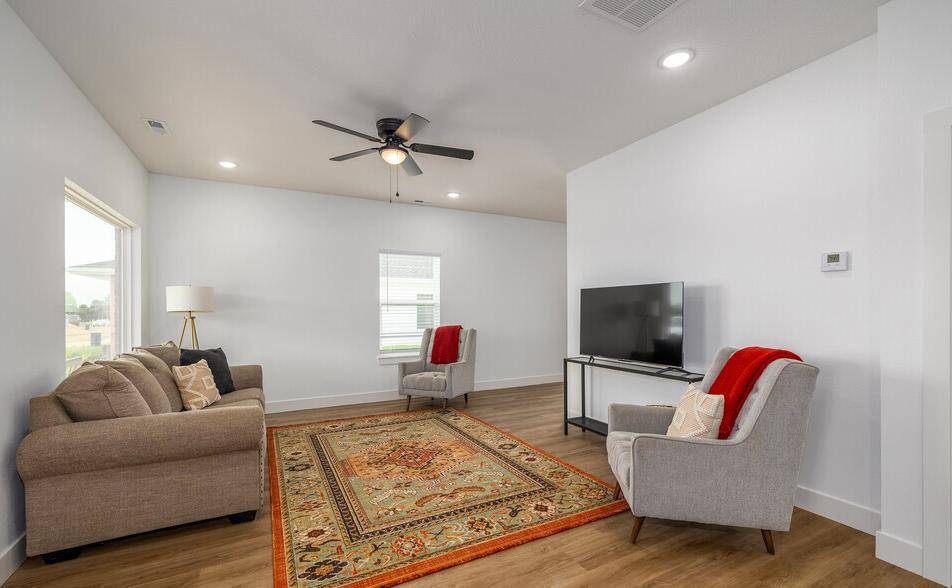 922 N Blake AVE, Republic, MO 65738