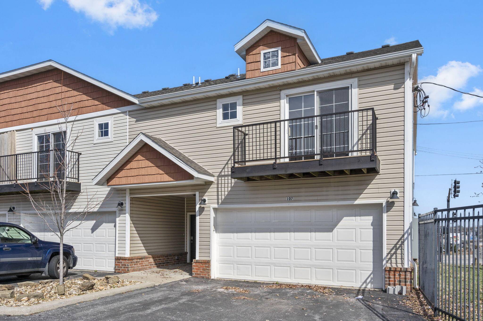 710 W Walnut ST, Springfield, MO 65806