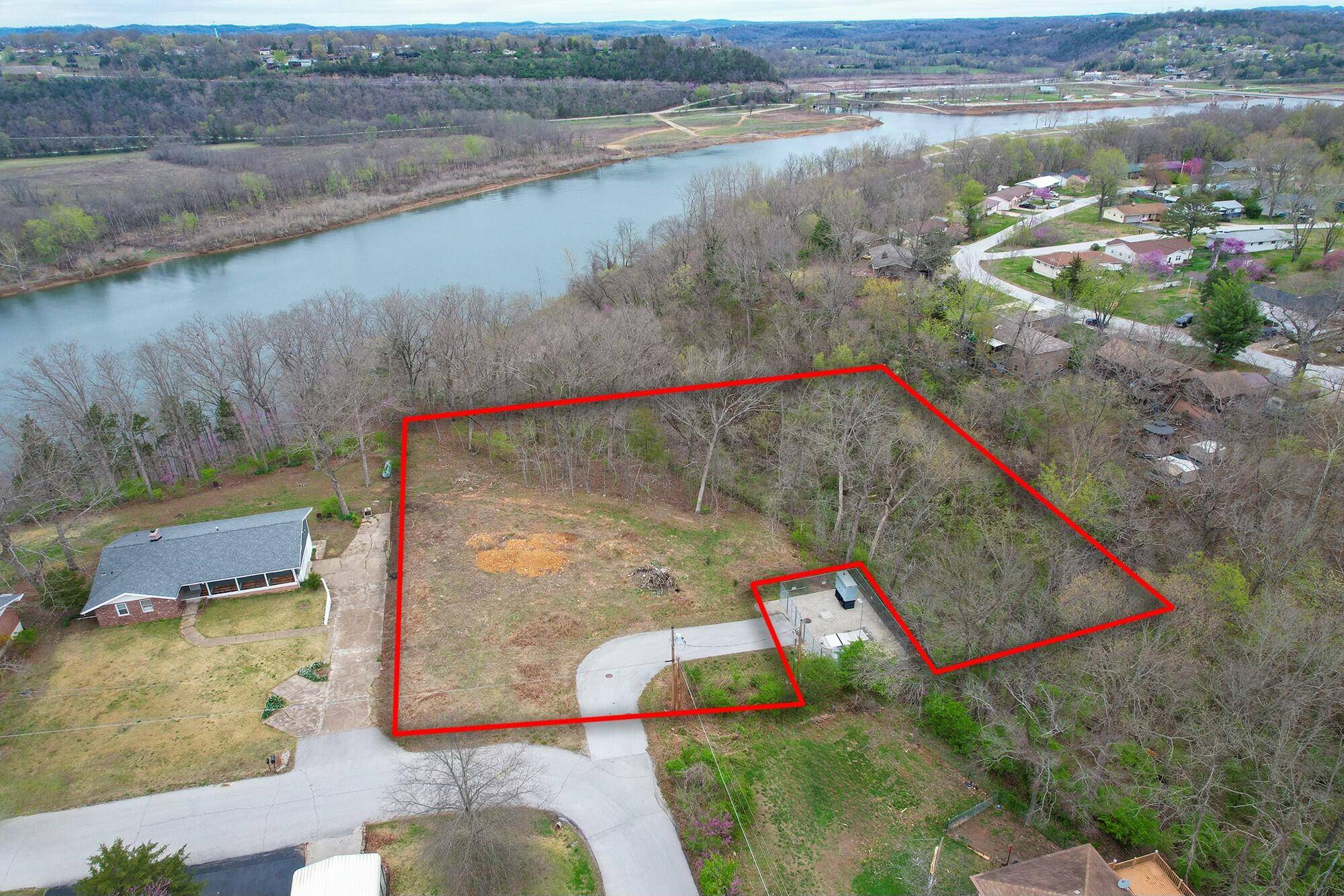 949 Wayland DR, Forsyth, MO 65653