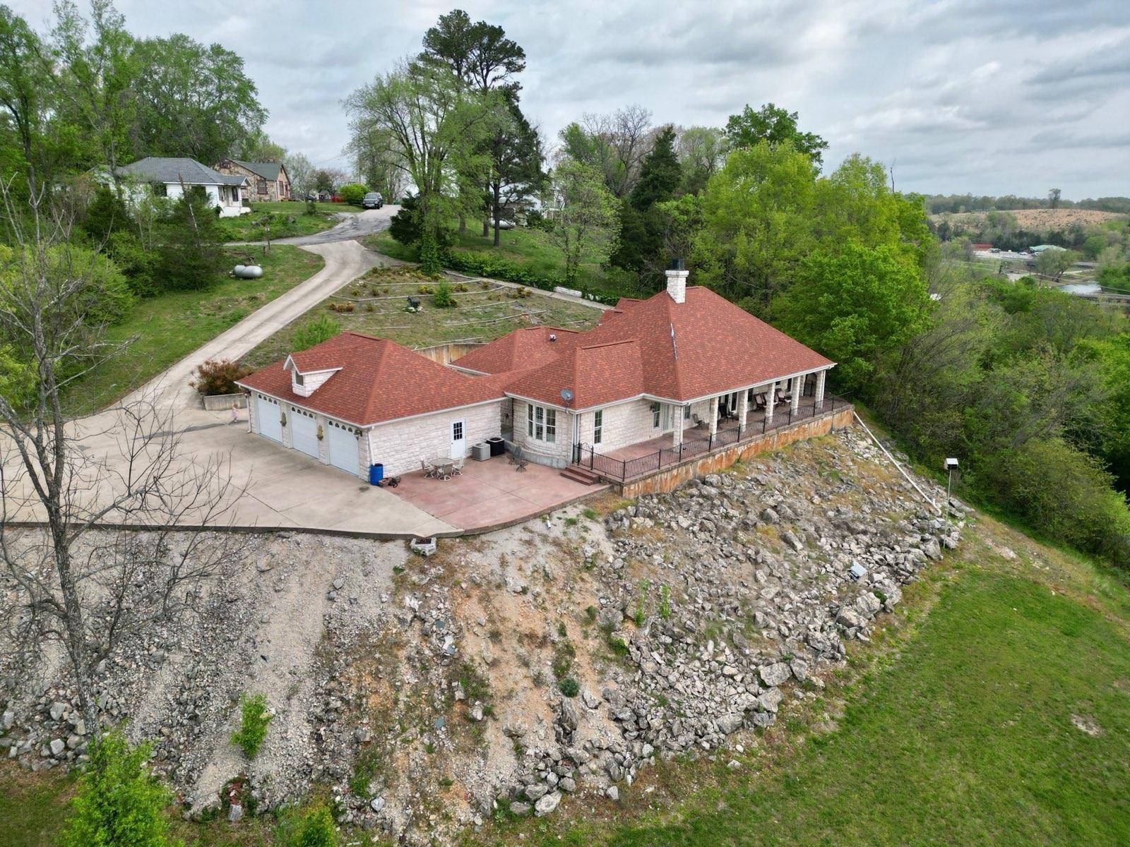 101 Cave Creek RD, Thayer, MO 65791