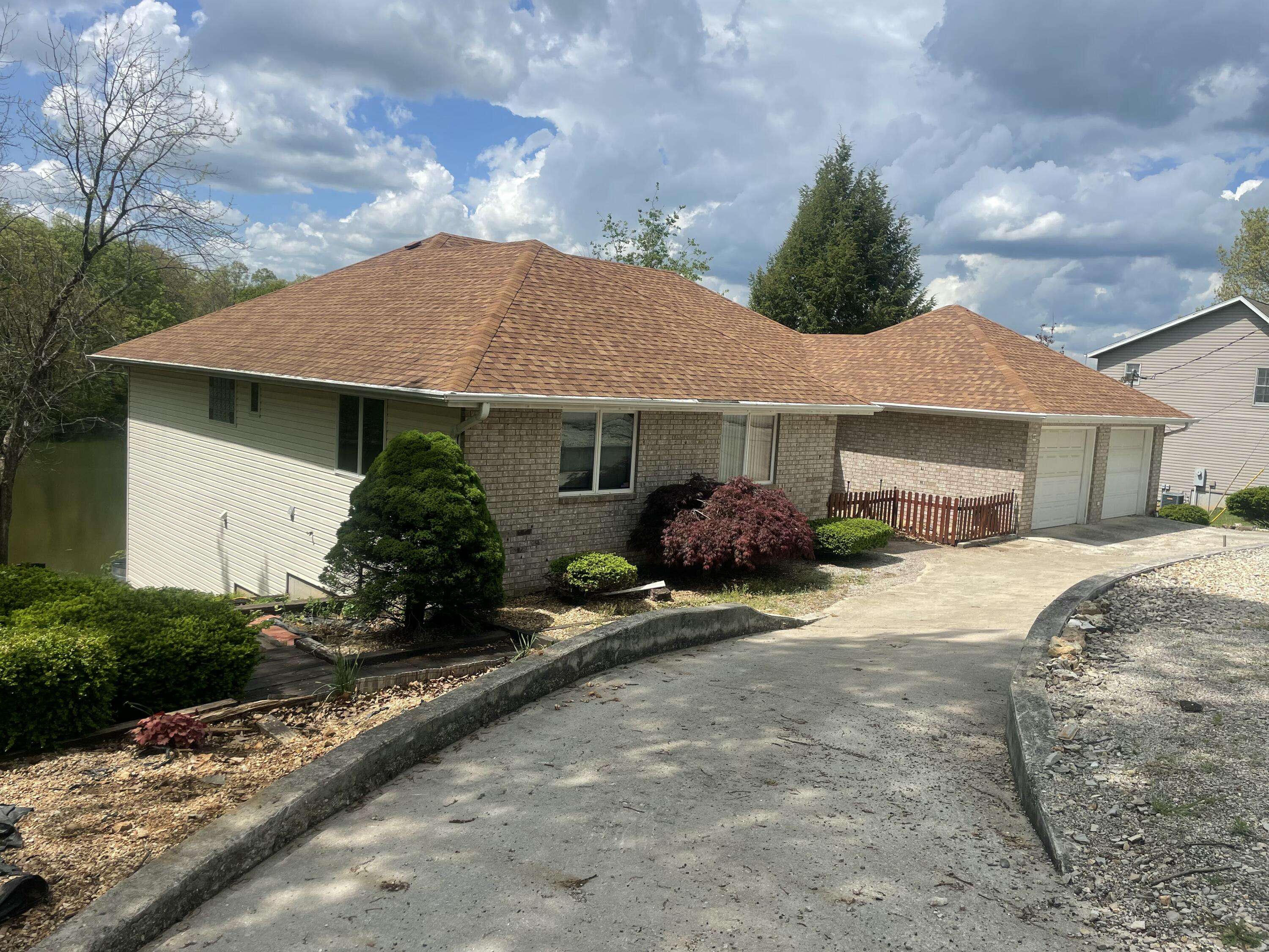 1913 Wayside LN, Ava, MO 65608