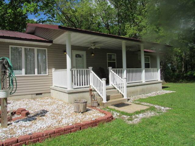7210 Newkirk RD, Mountain Grove, MO 65711
