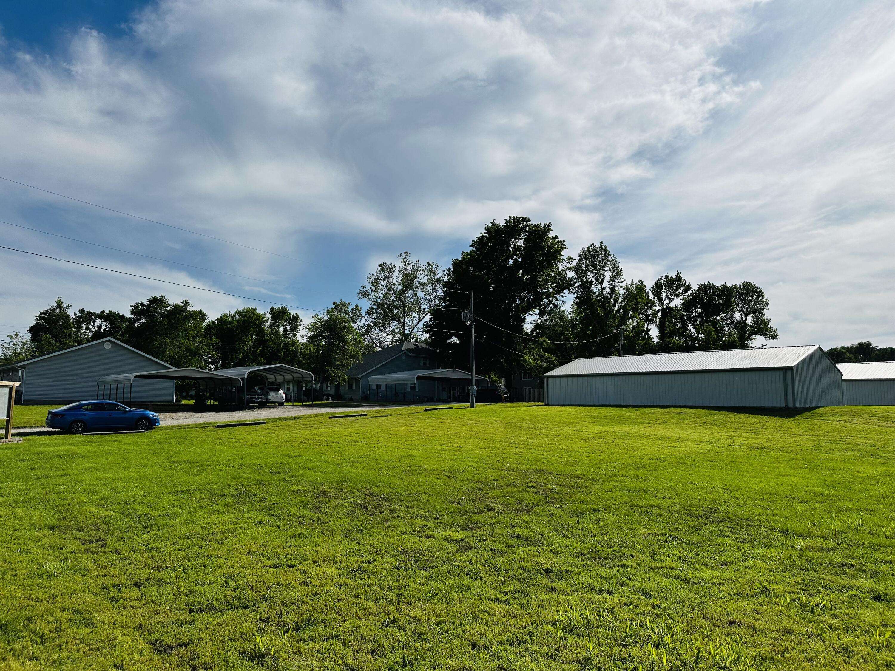 209 Partridge DR, Cassville, MO 65625