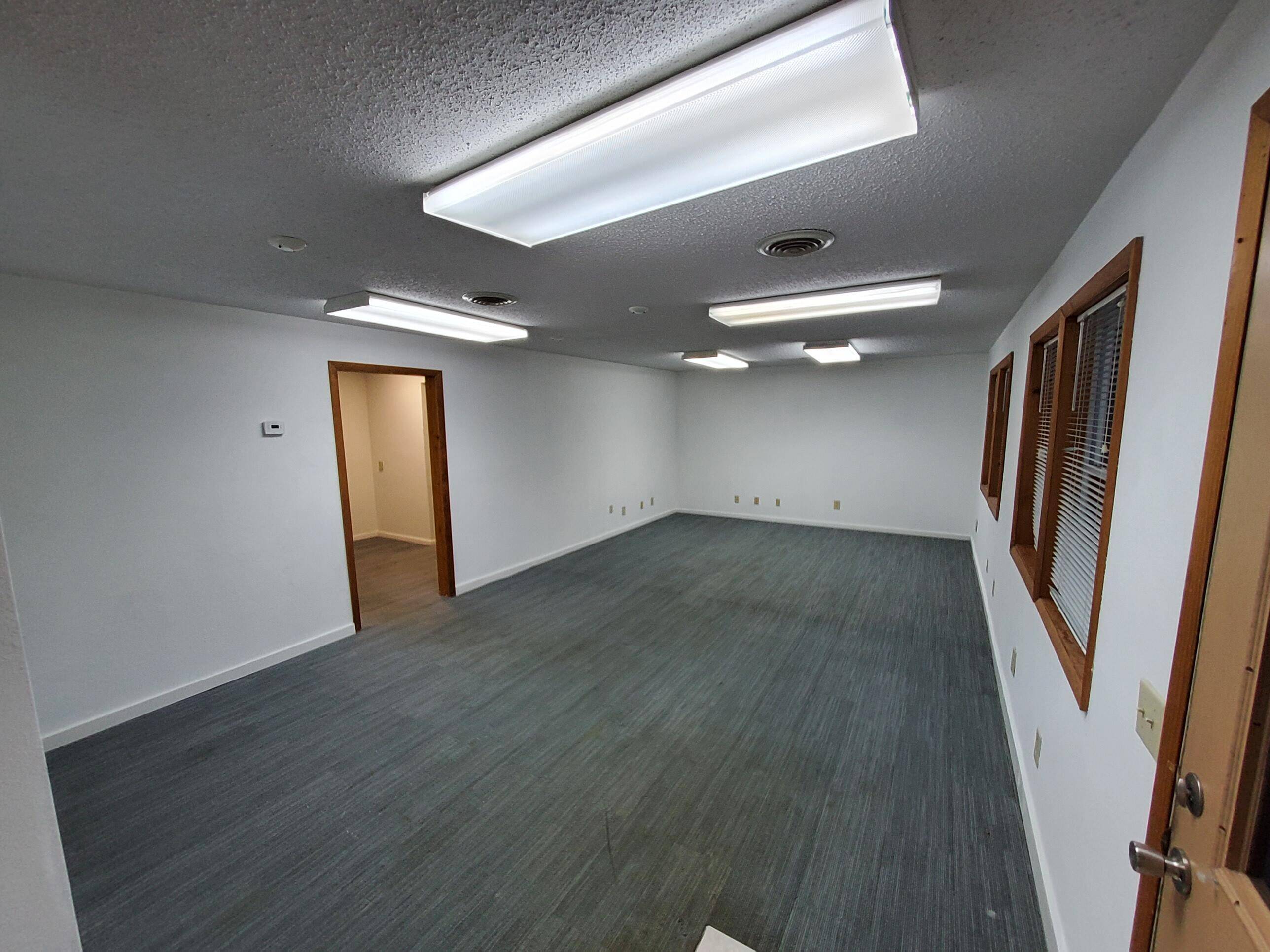 1821 S Weaver AVE, Springfield, MO 65807