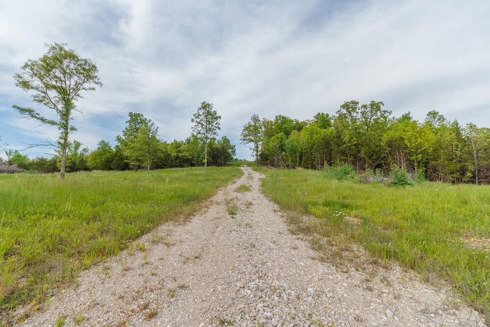 000 State Highway Mm, Niangua, MO 65713