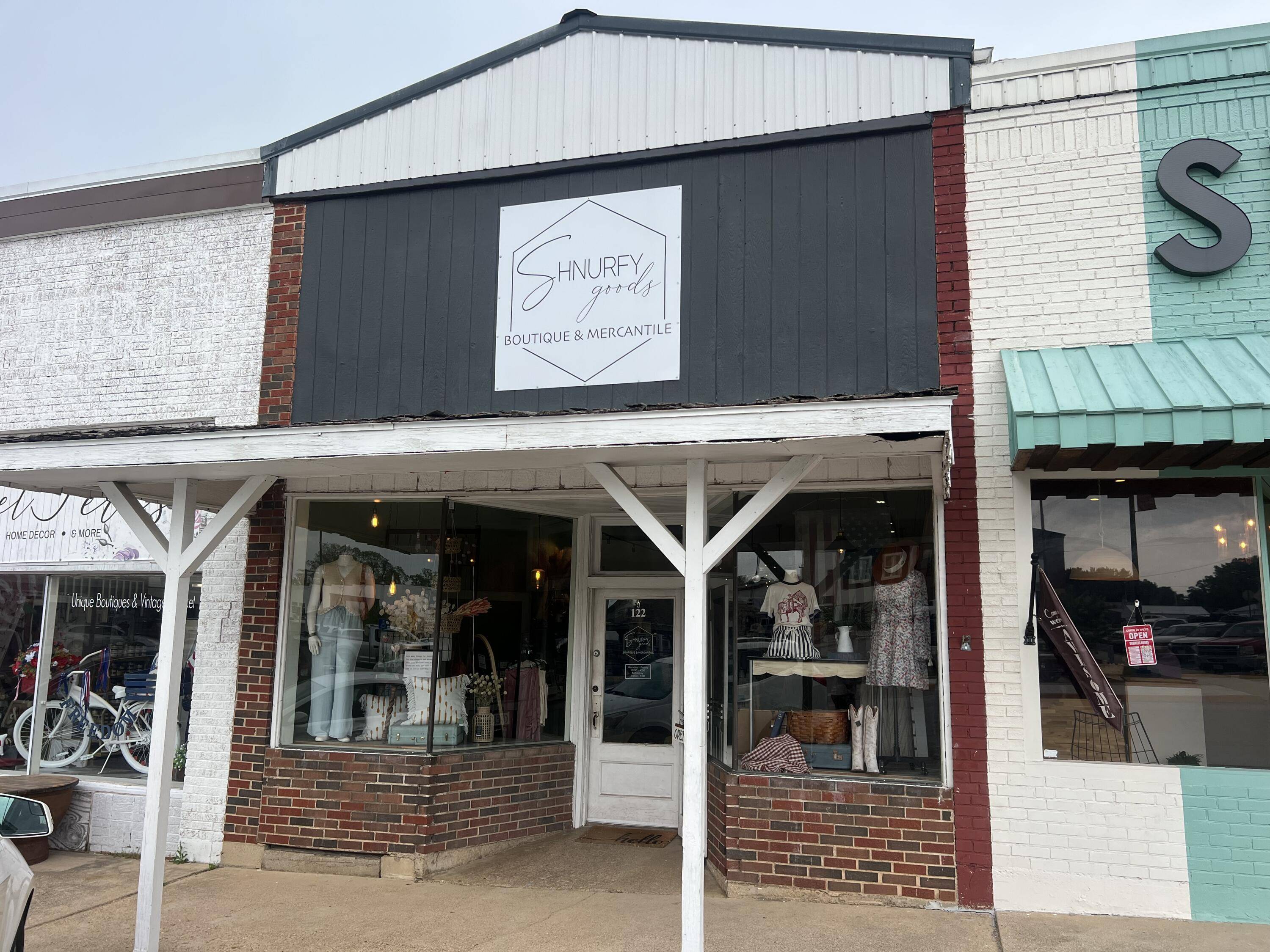 122 E Washington AVE, Ava, MO 65608