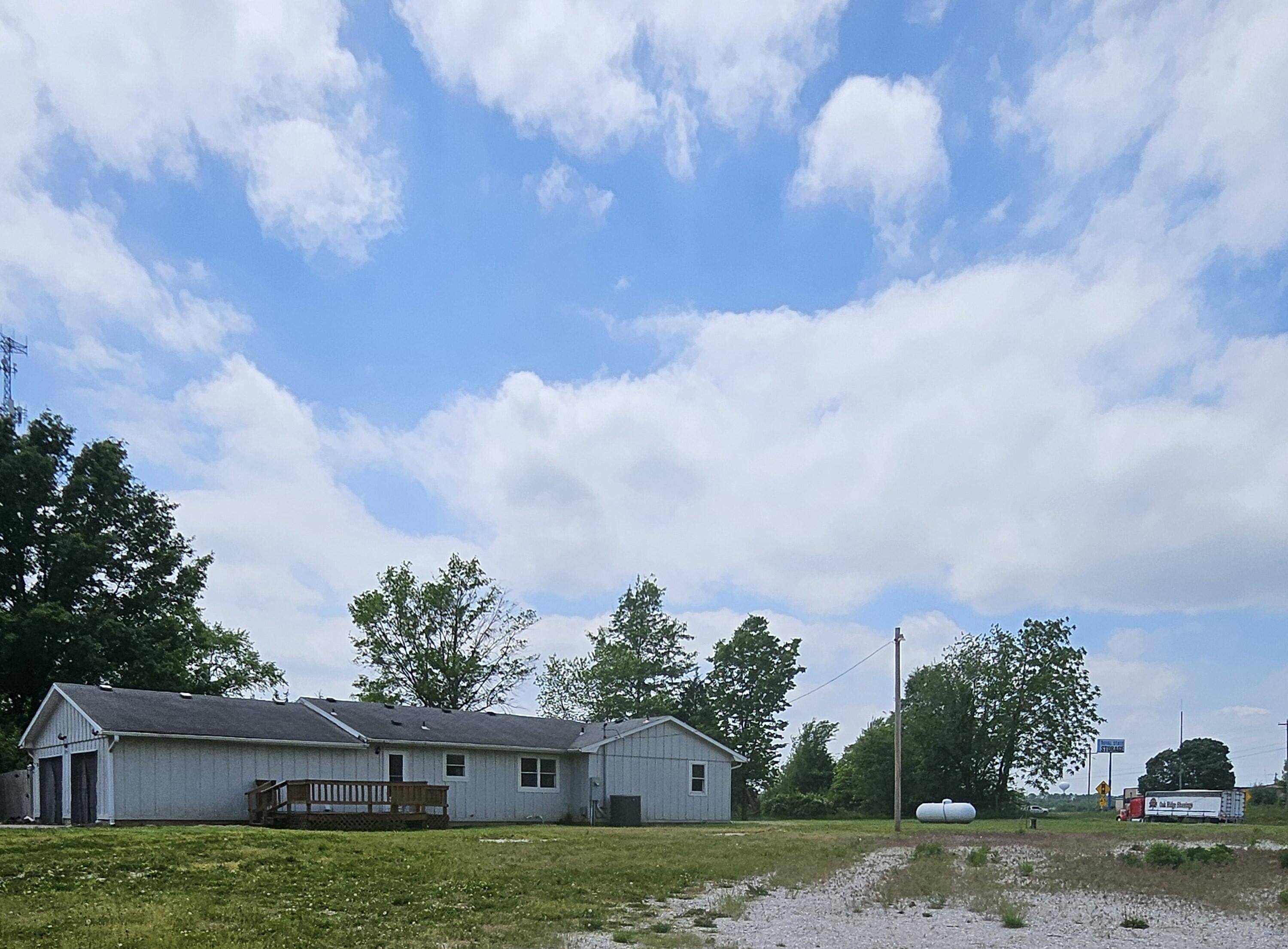 5194 W Sunshine, Springfield, MO 65802