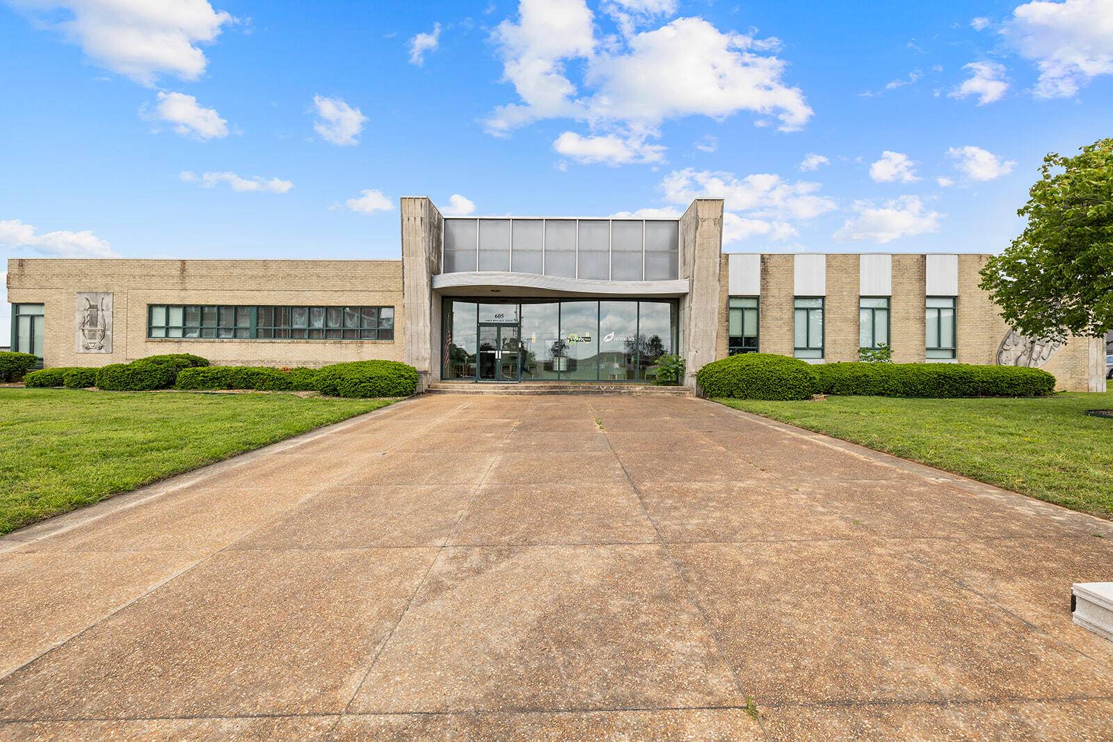 605 N Boonville AVE, Springfield, MO 65806