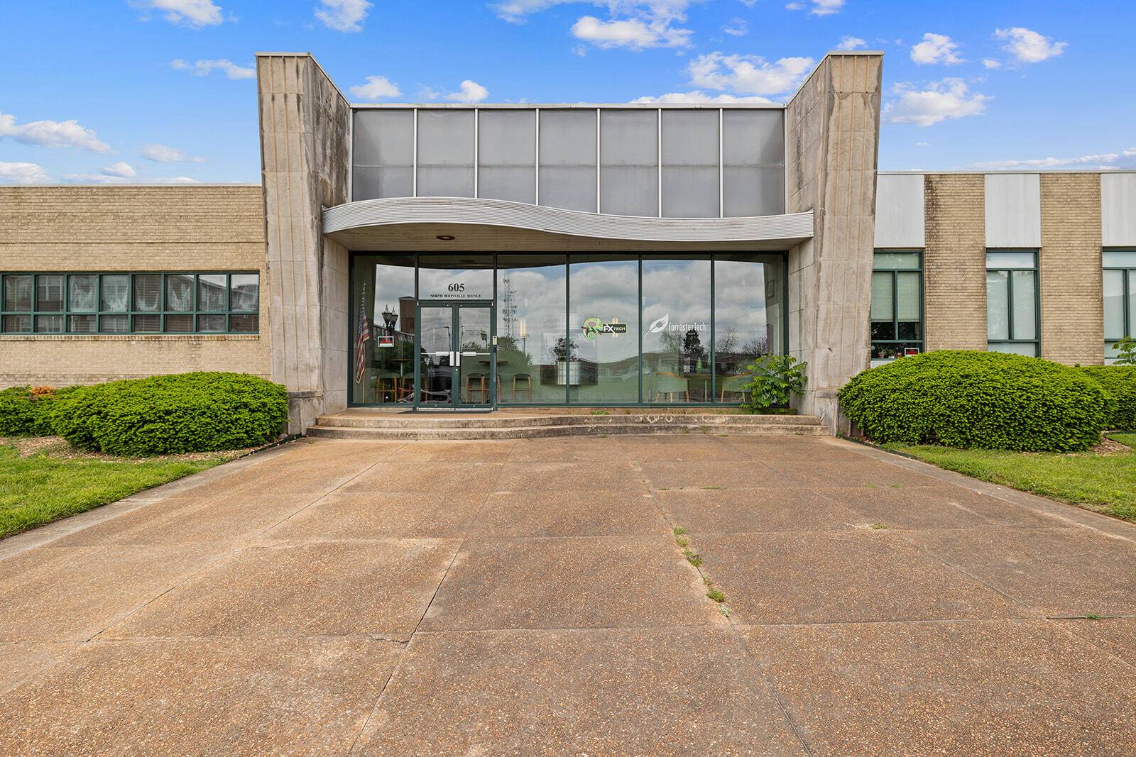 605 N Boonville AVE, Springfield, MO 65806
