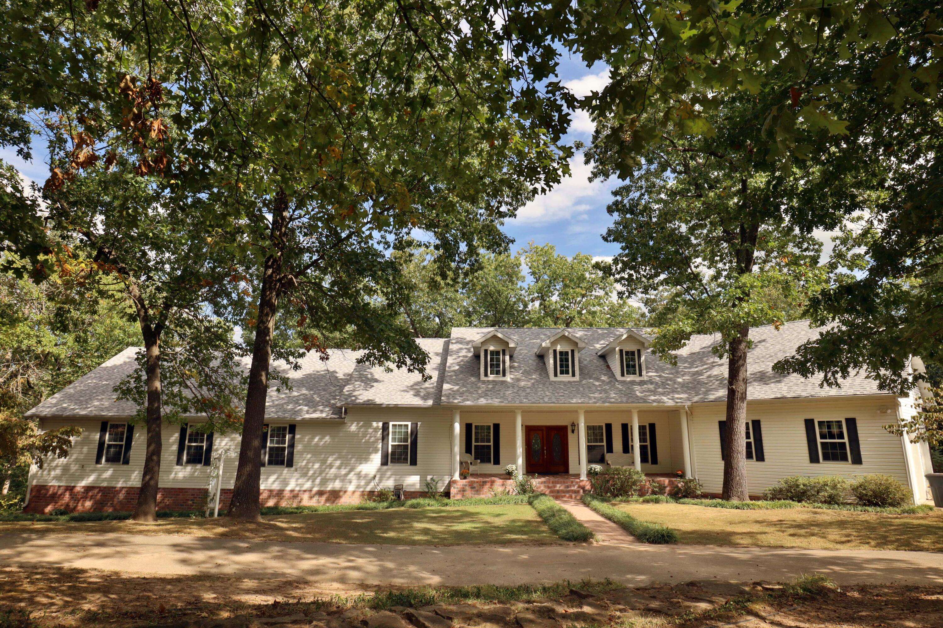 607 Sumac LN, Marshfield, MO 65706