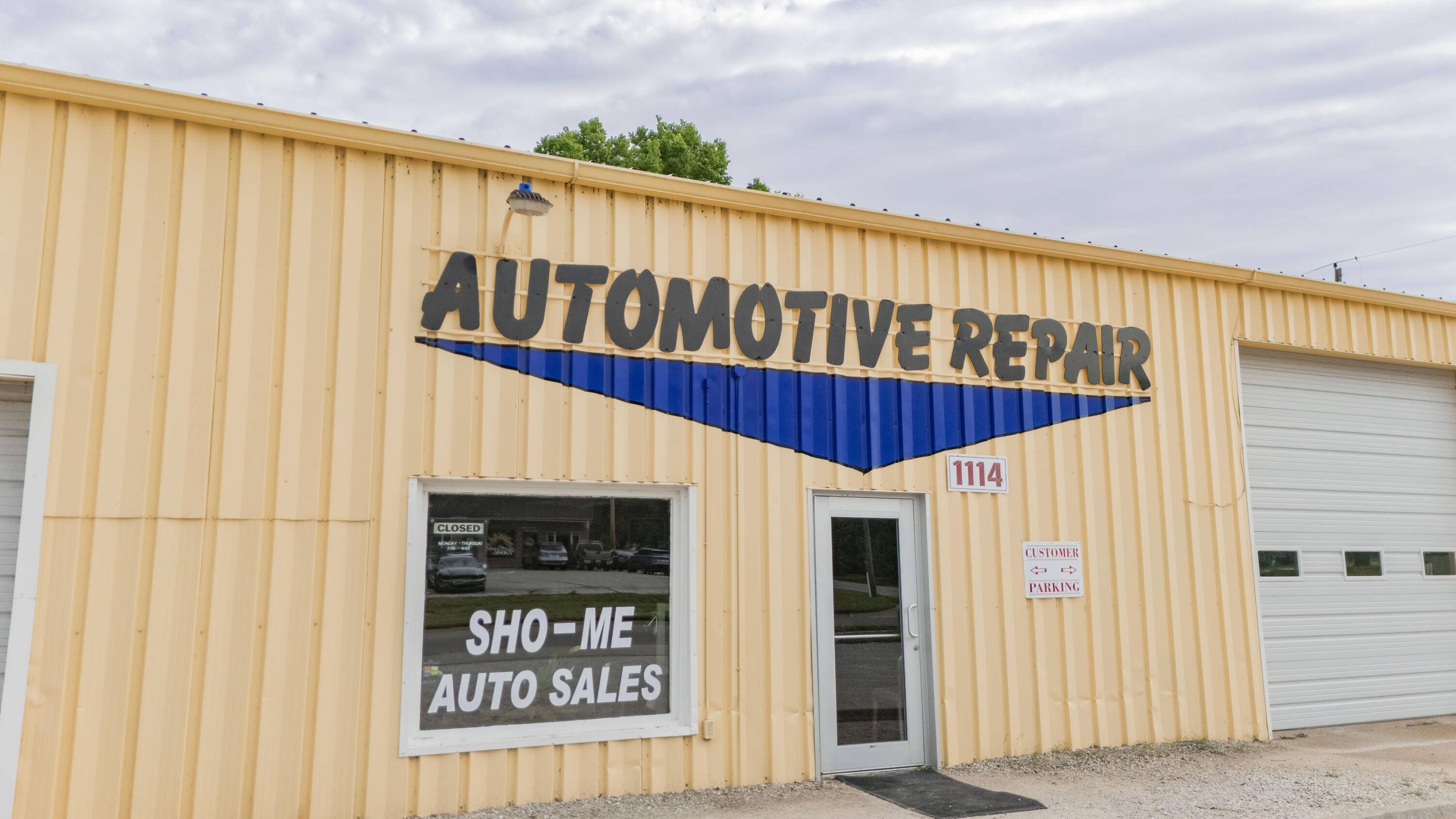 1114 W Broadway ST, Bolivar, MO 65613