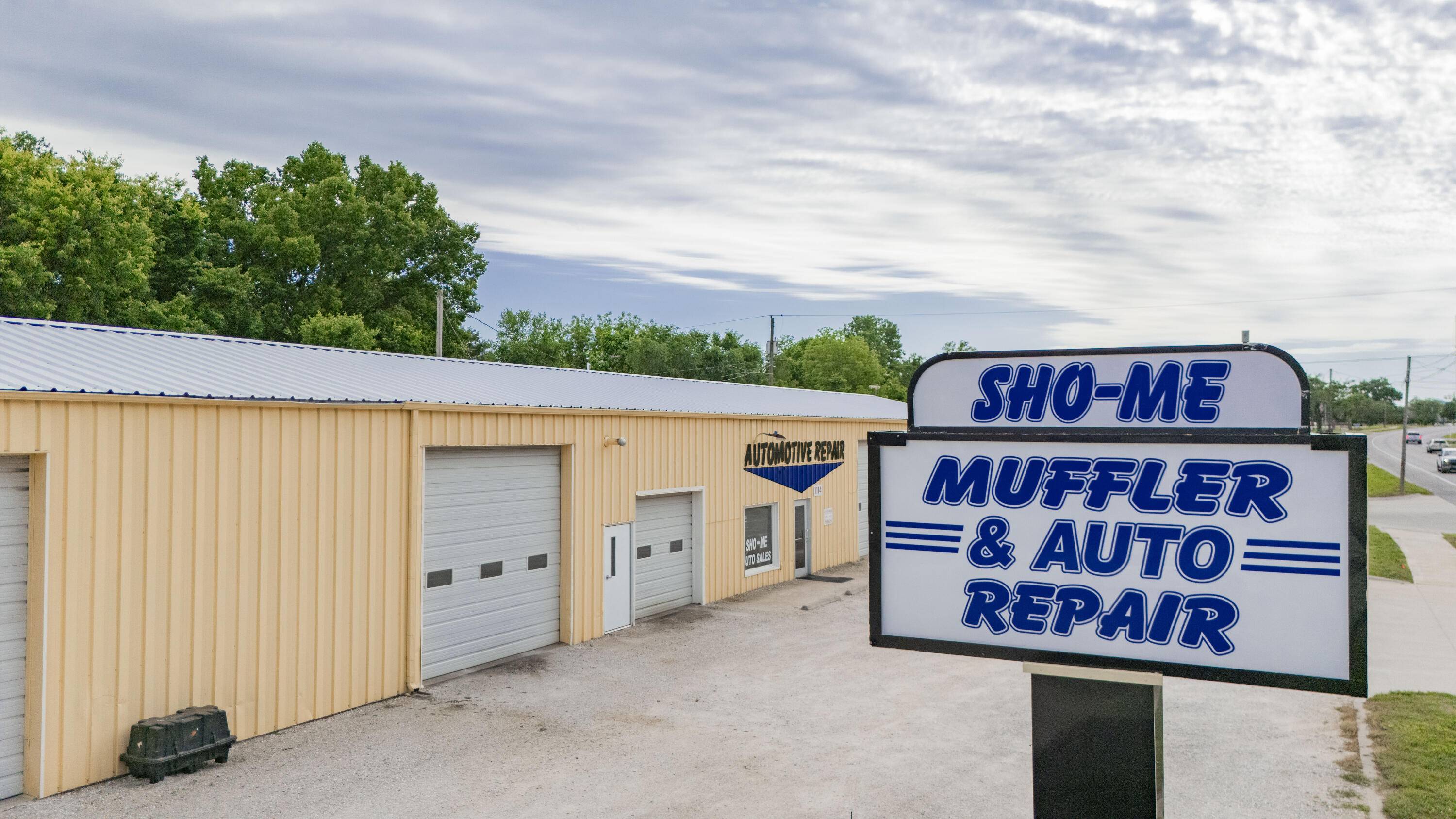 1114 W Broadway ST, Bolivar, MO 65613