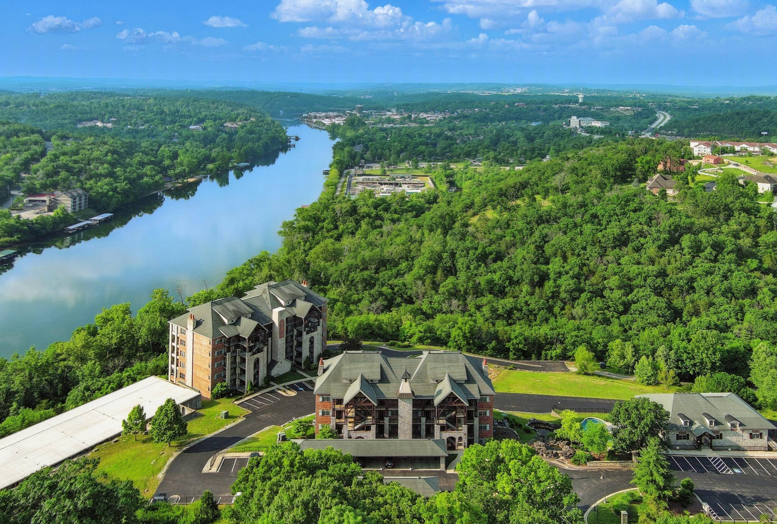 1206 Riverstone DR, Branson, MO 65616
