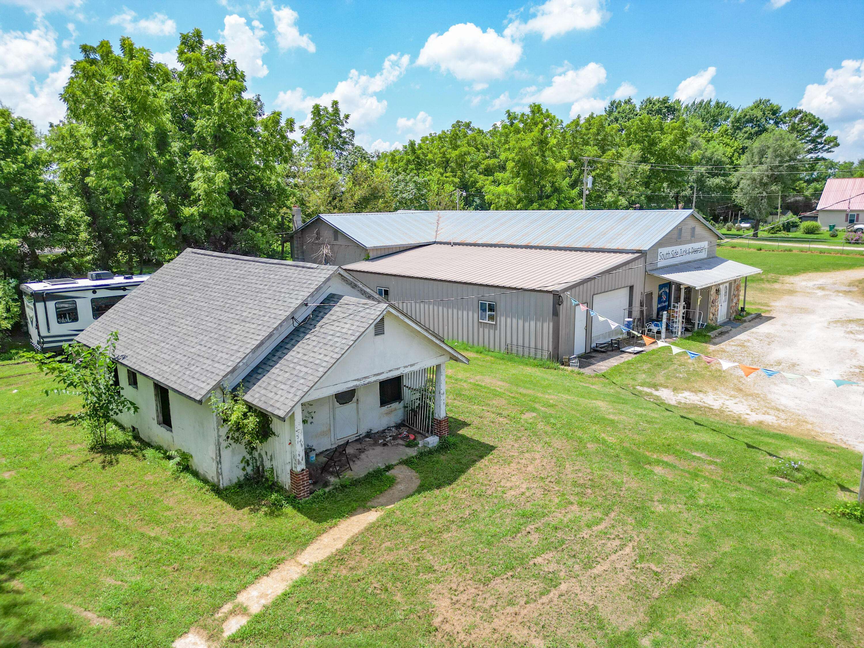 405 W Clouse ST, Mountain Grove, MO 65711