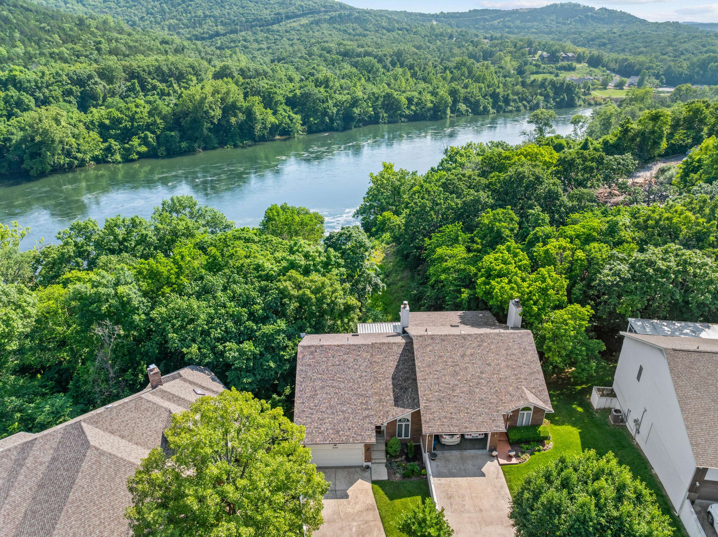 200 Eagle Pointe DR, Branson, MO 65616