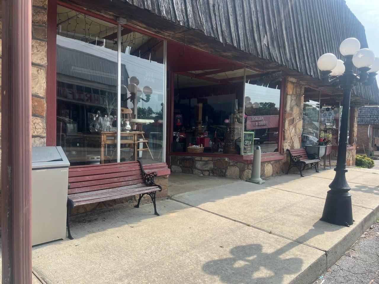 305 Main ST, Mammoth Spring, AR 72554
