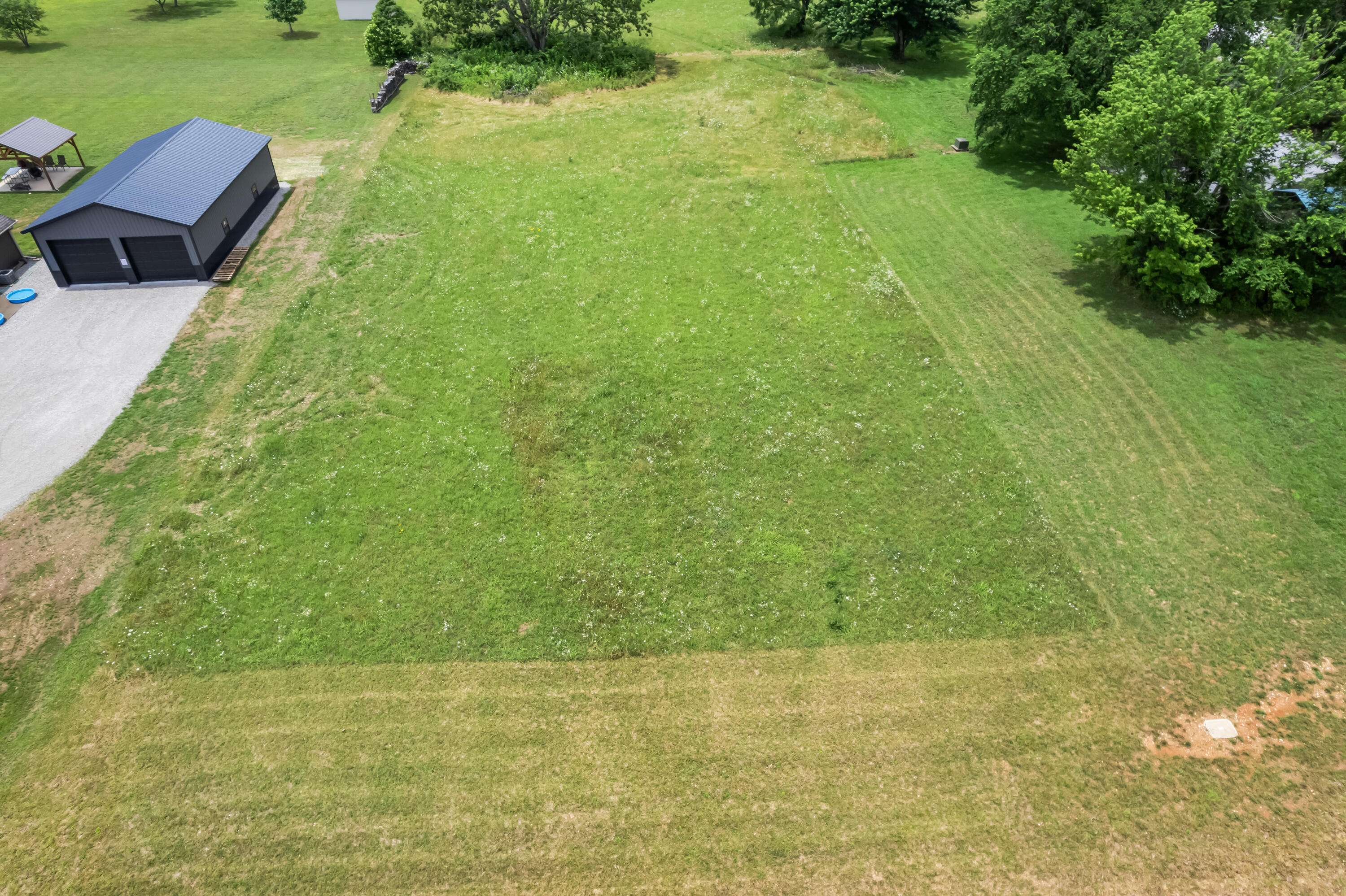 605 Hulls Ford RD, Taneyville, MO 65759