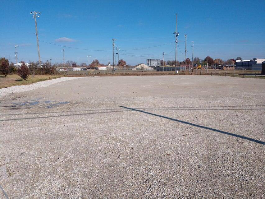 1011 W Dallas ST, Buffalo, MO 65622