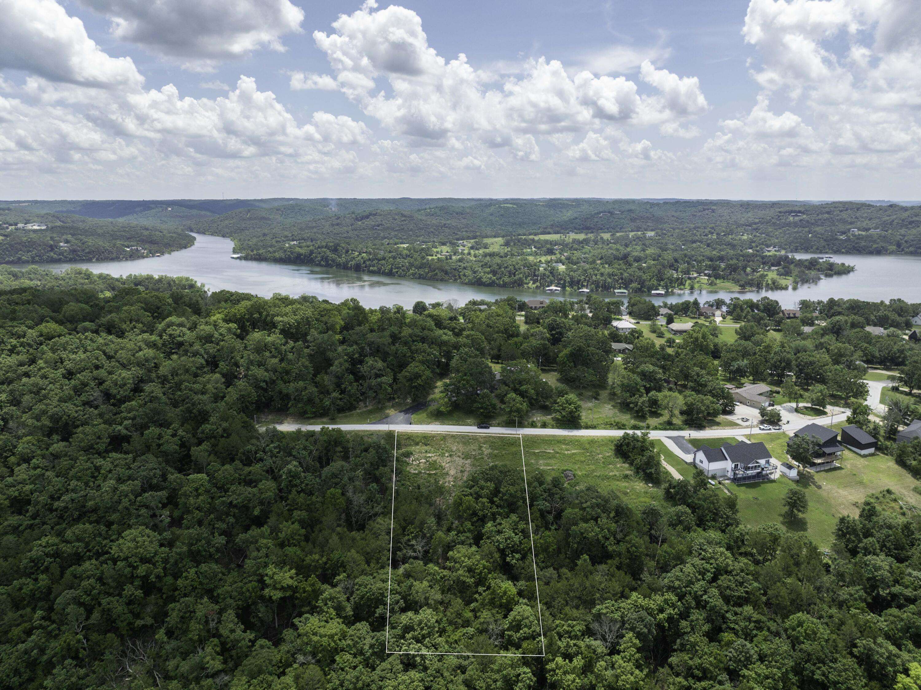 55 Seagull LN, Cape Fair, MO 65624