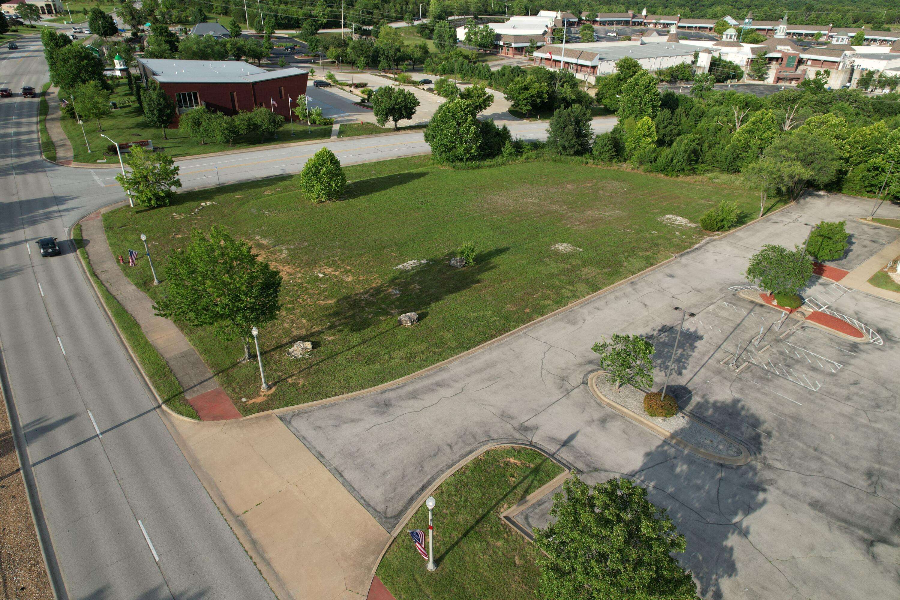 3500 Gretna RD, Branson, MO 65616