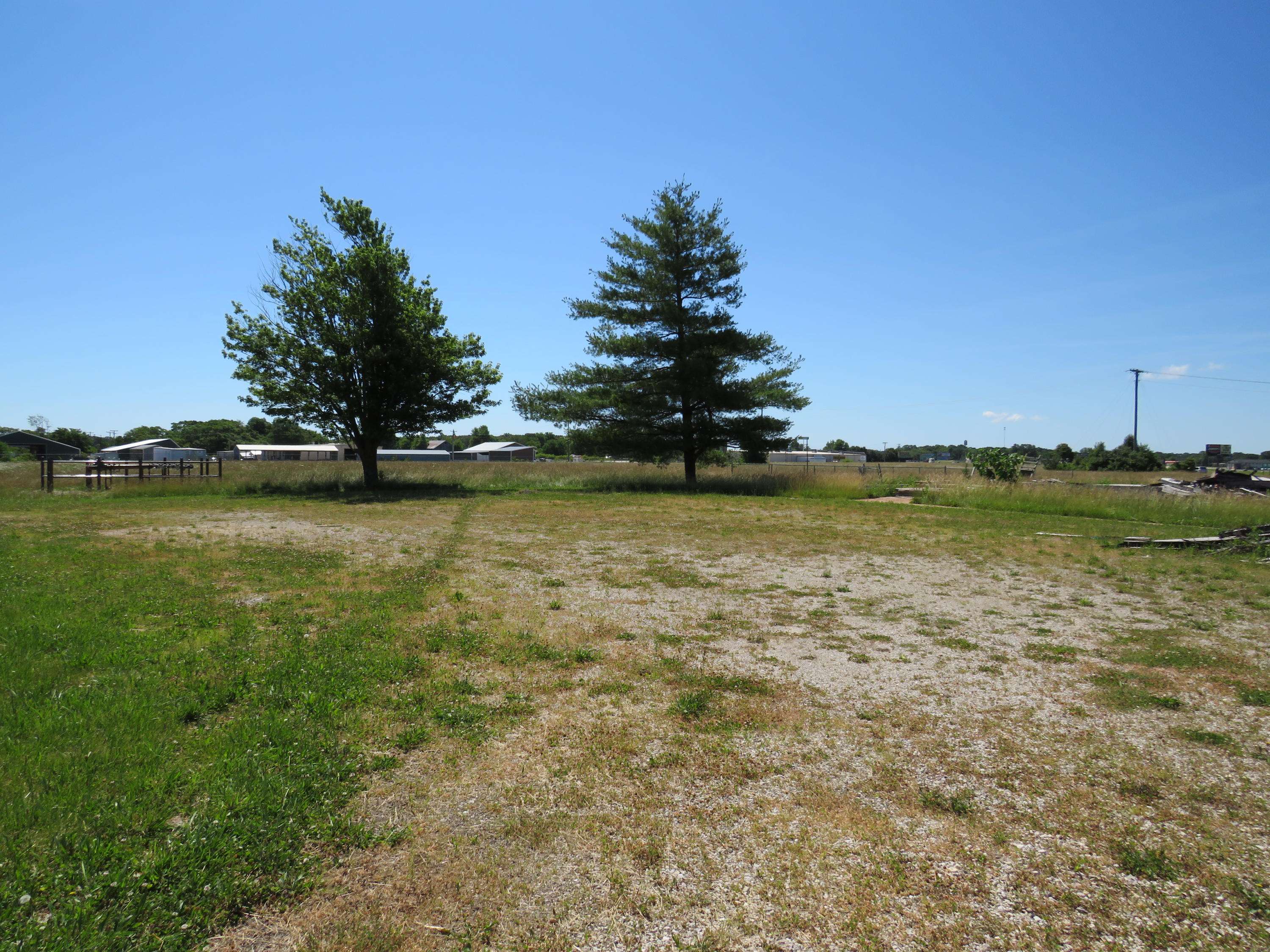 1810 E Steel ST, Seymour, MO 65746