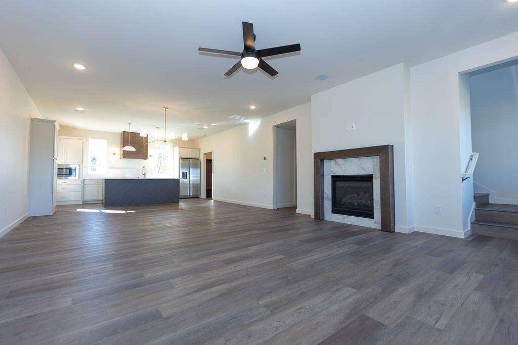 1319 E Valley Trail DR, Republic, MO 65738