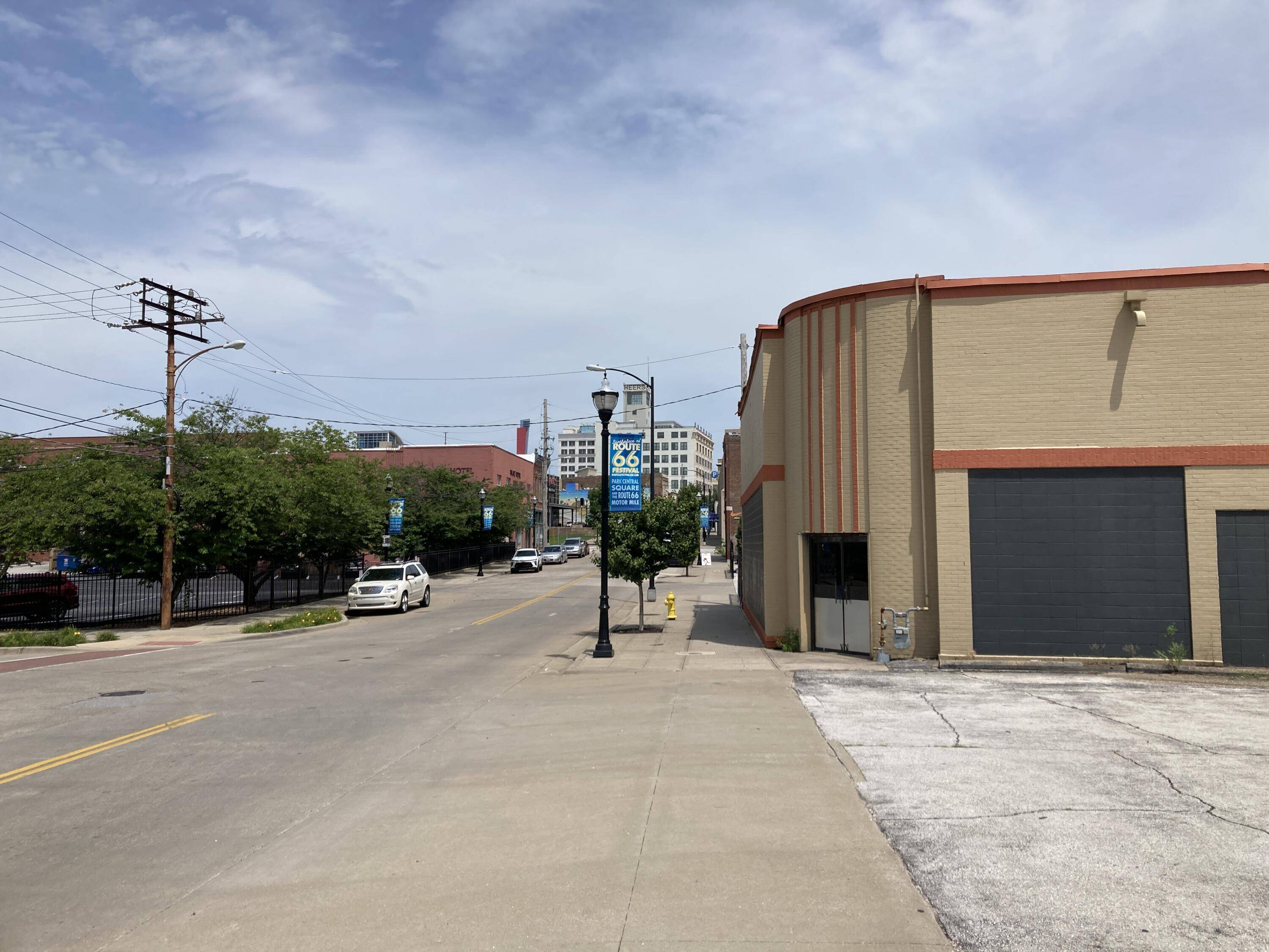 524 W College ST, Springfield, MO 65806