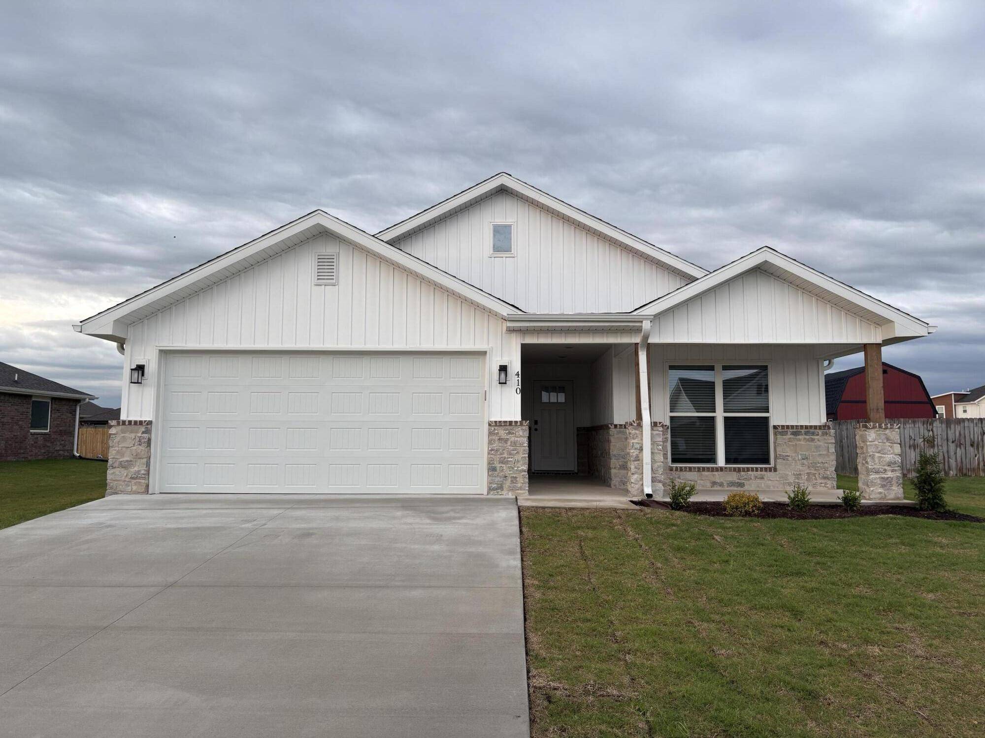 410 Molly Dean DR, Duenweg, MO 64841