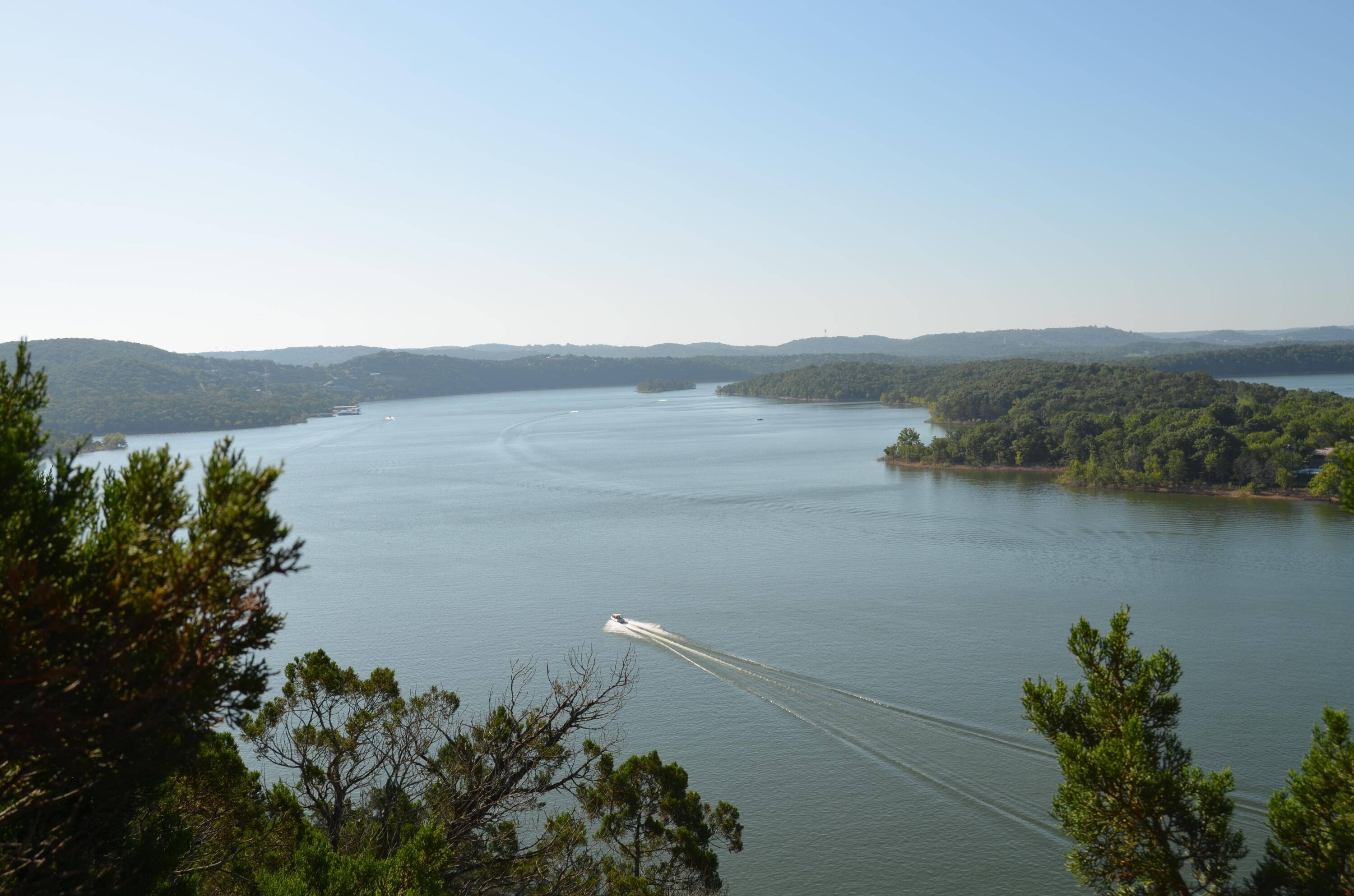 233 Cliffside DR, Galena, MO 65656