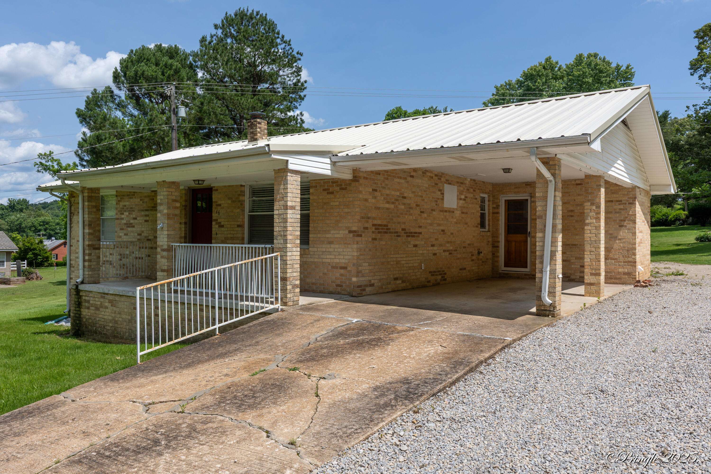46 Hillcrest RD, Mammoth Spring, AR 72554