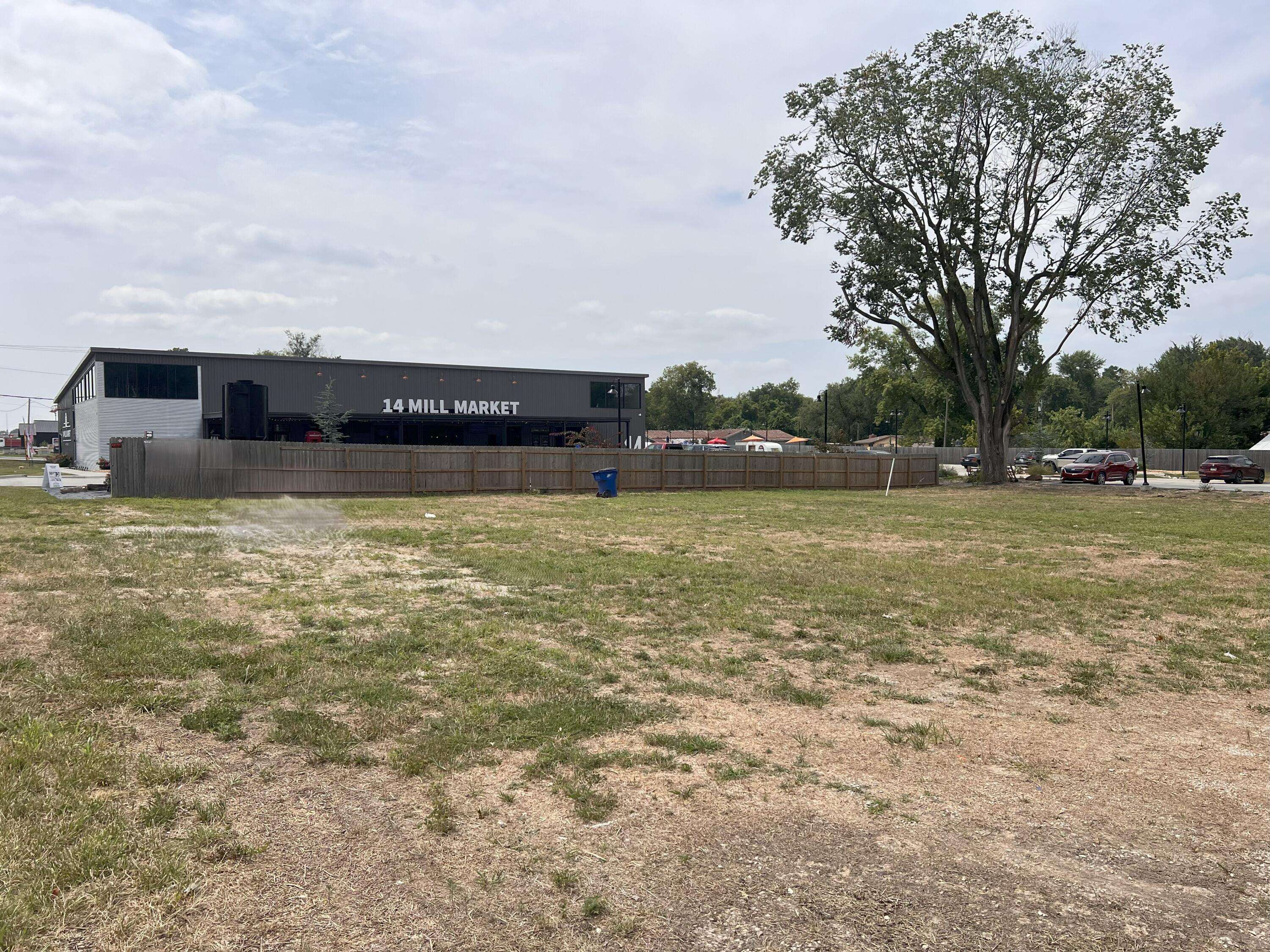 209&211 E Mount Vernon ST, Nixa, MO 65714