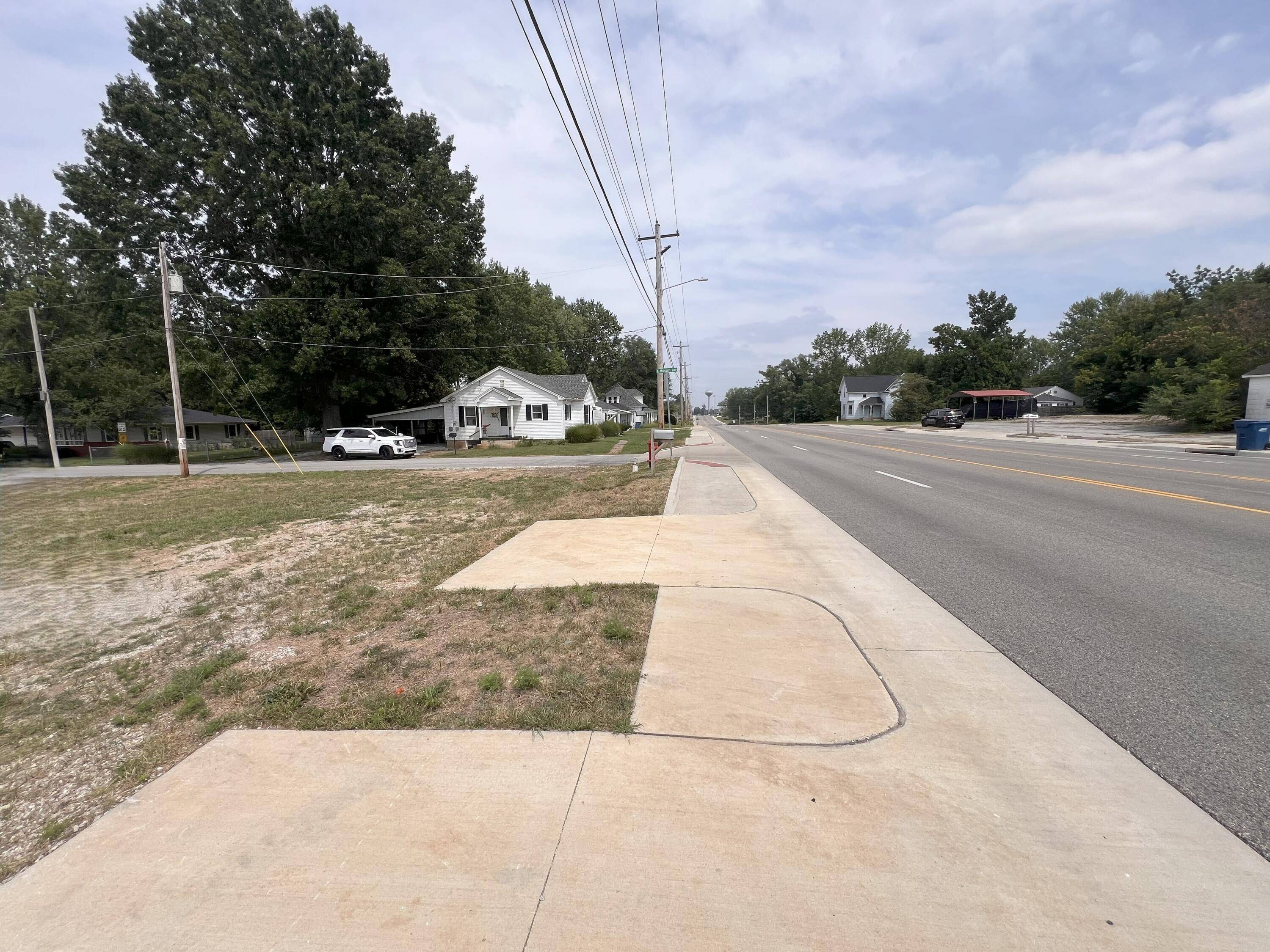 209&211 E Mount Vernon ST, Nixa, MO 65714