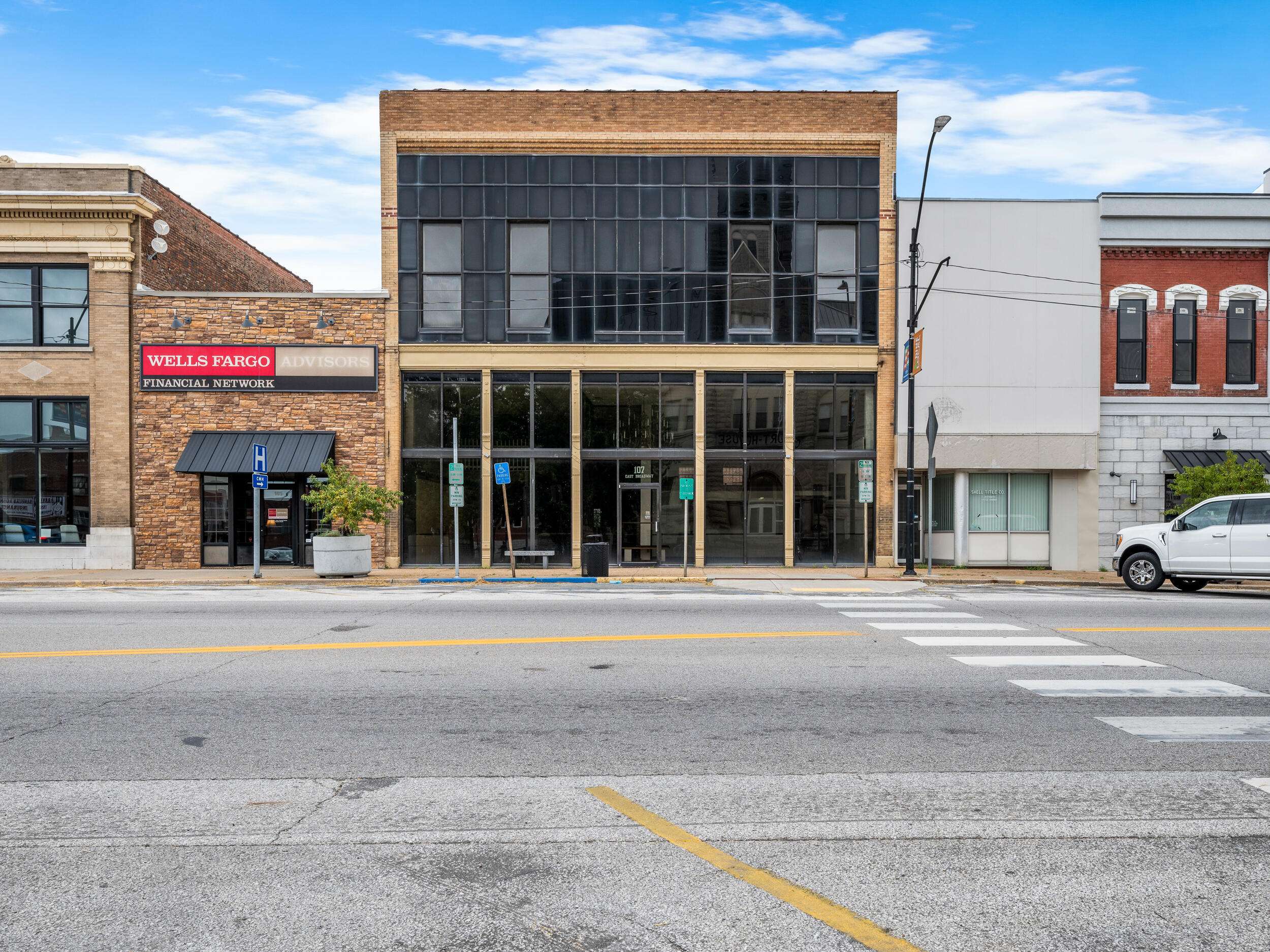 107 E Broadway ST, Bolivar, MO 65613