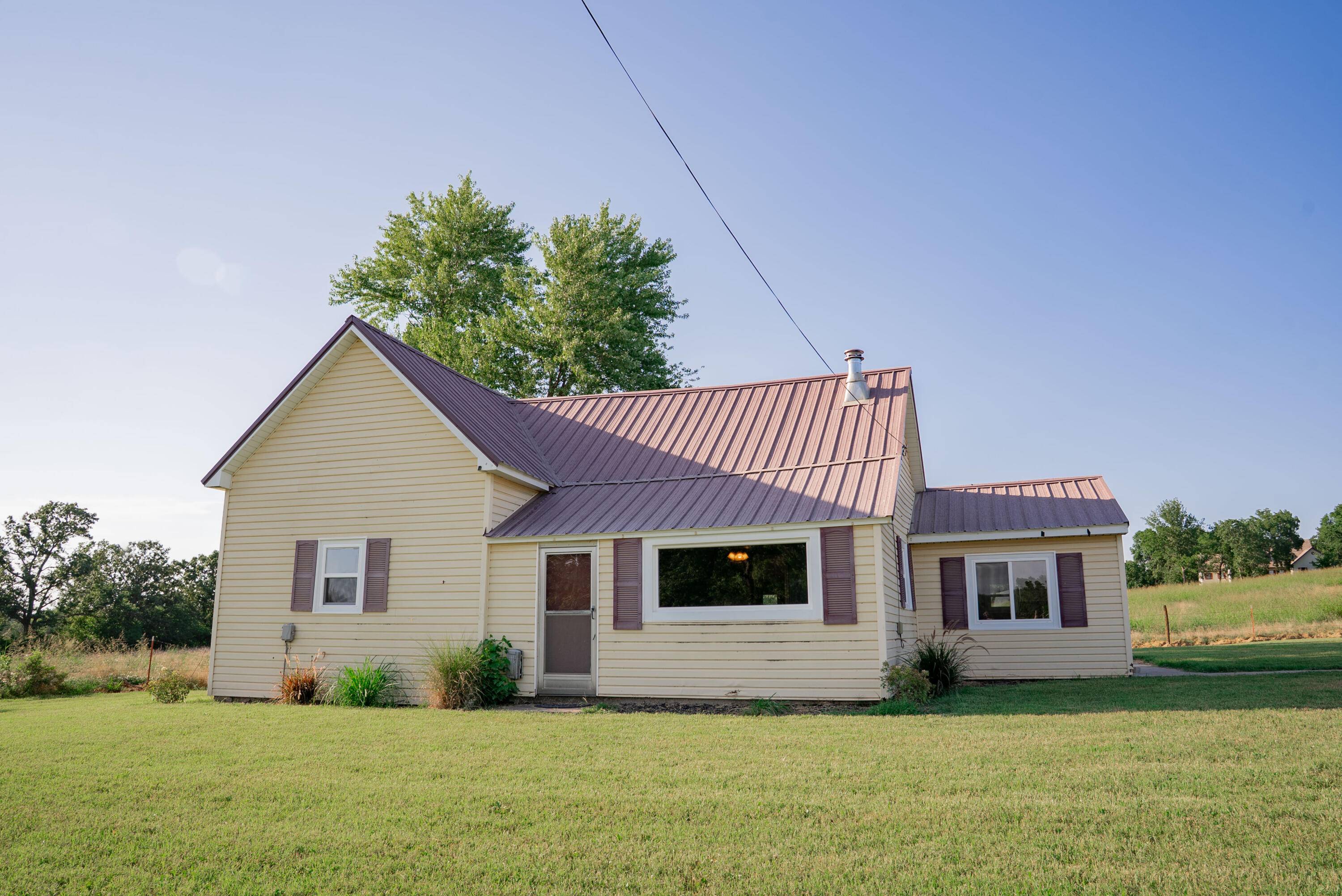 11861 E 1350 RD, Stockton, MO 65785