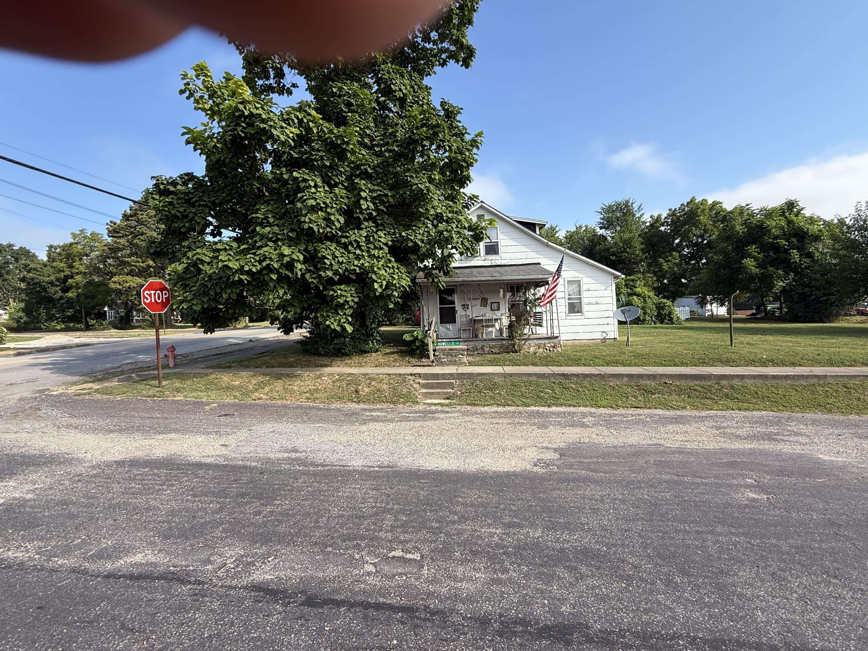 230 W 2nd ST, Mountain View, MO 65548