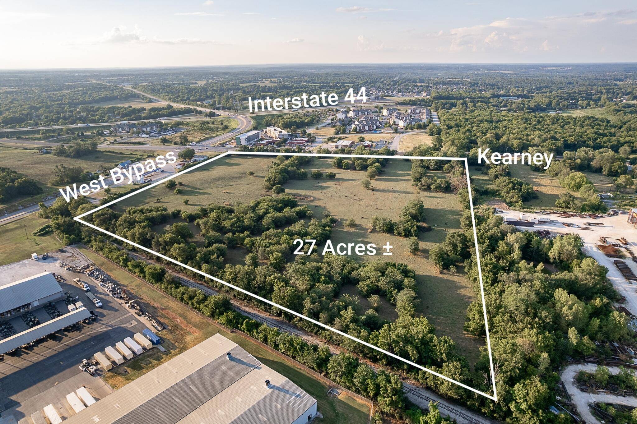 3300 W Kearney ST, Springfield, MO 65803