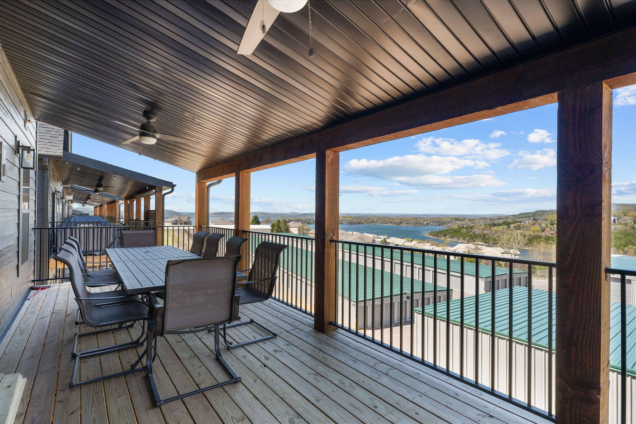 210 Poolside Pass RD, Hollister, MO 65672