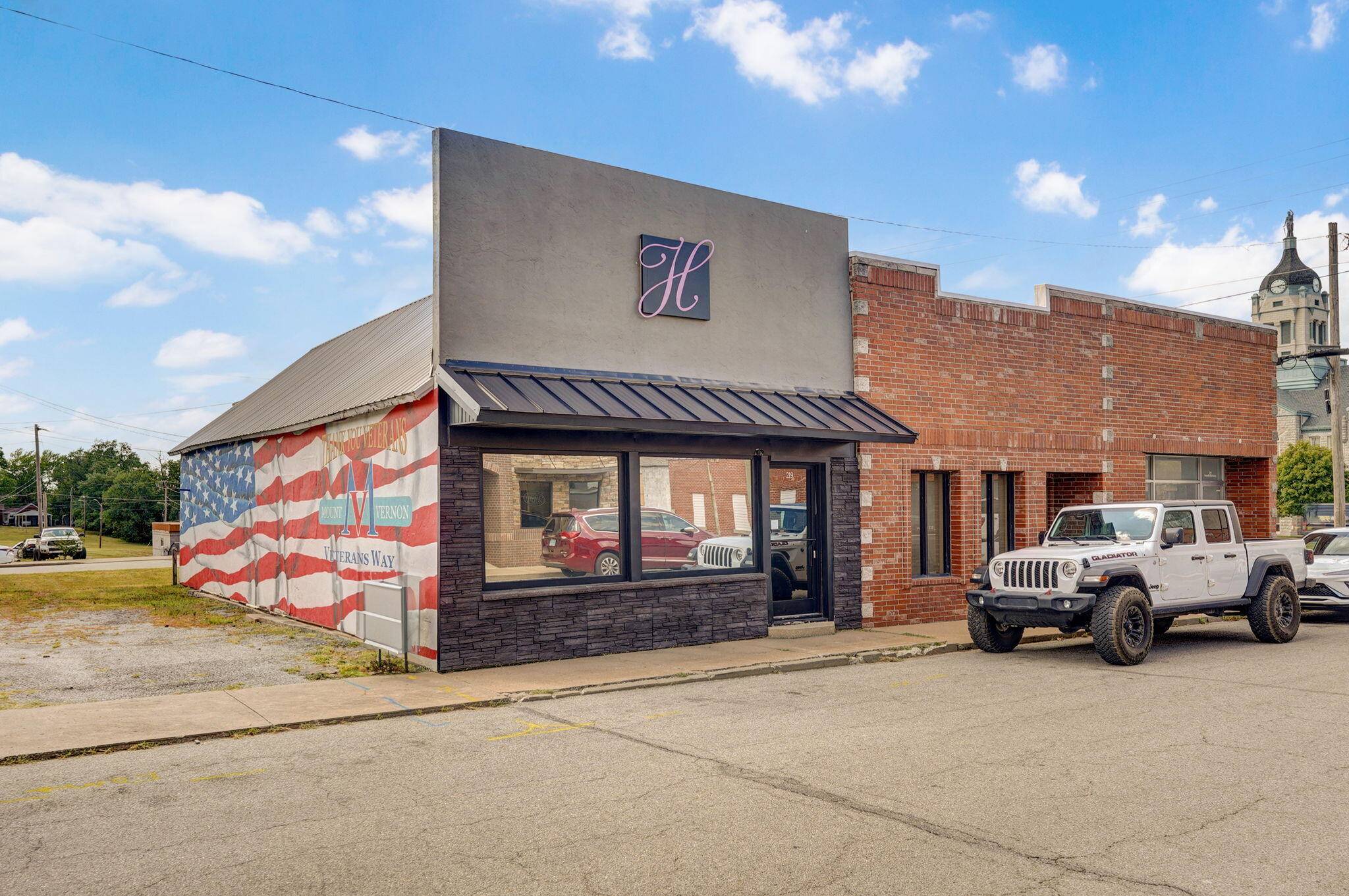 219 S Hickory ST, Mt Vernon, MO 65712