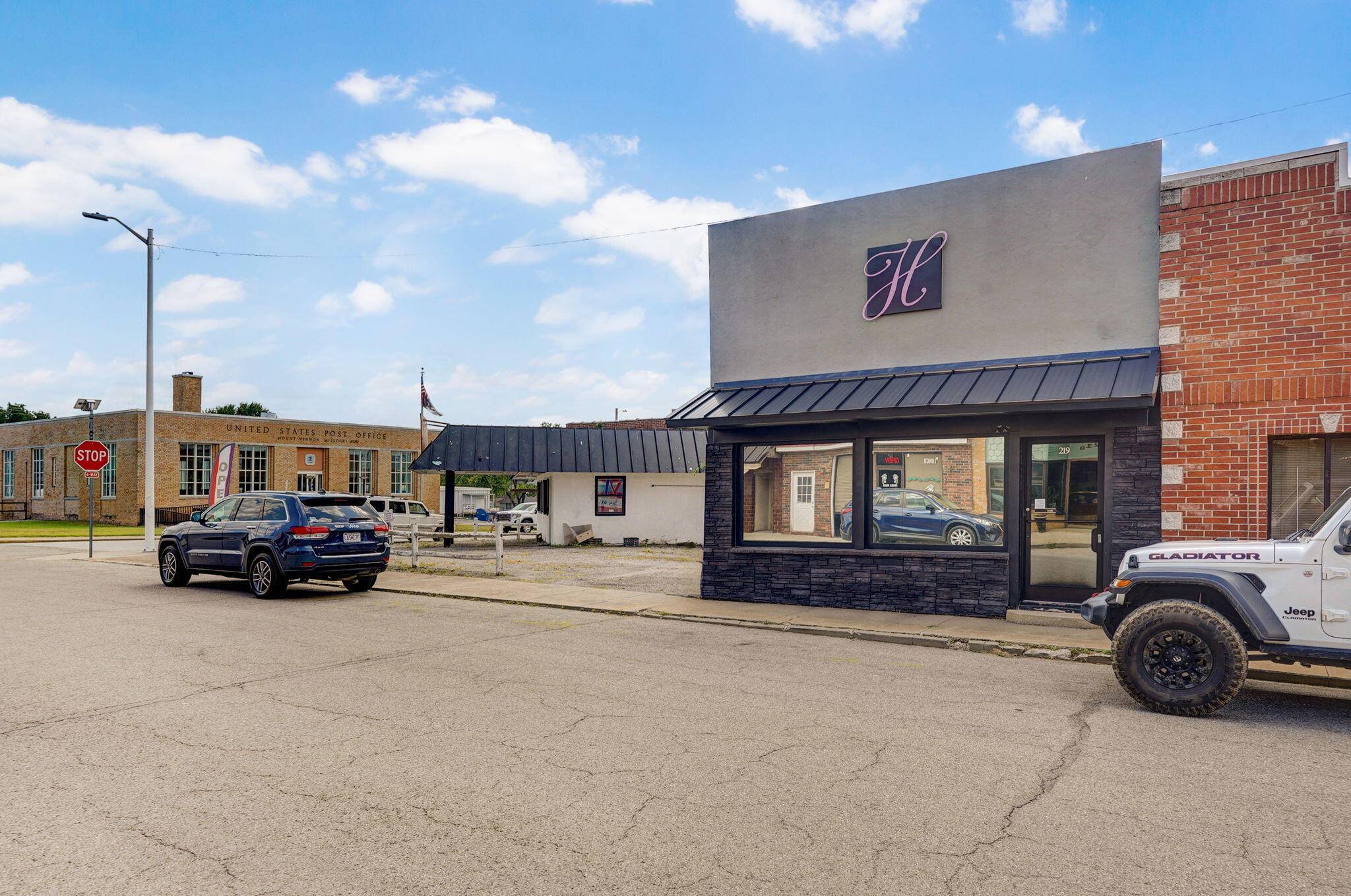 219 S Hickory ST, Mt Vernon, MO 65712