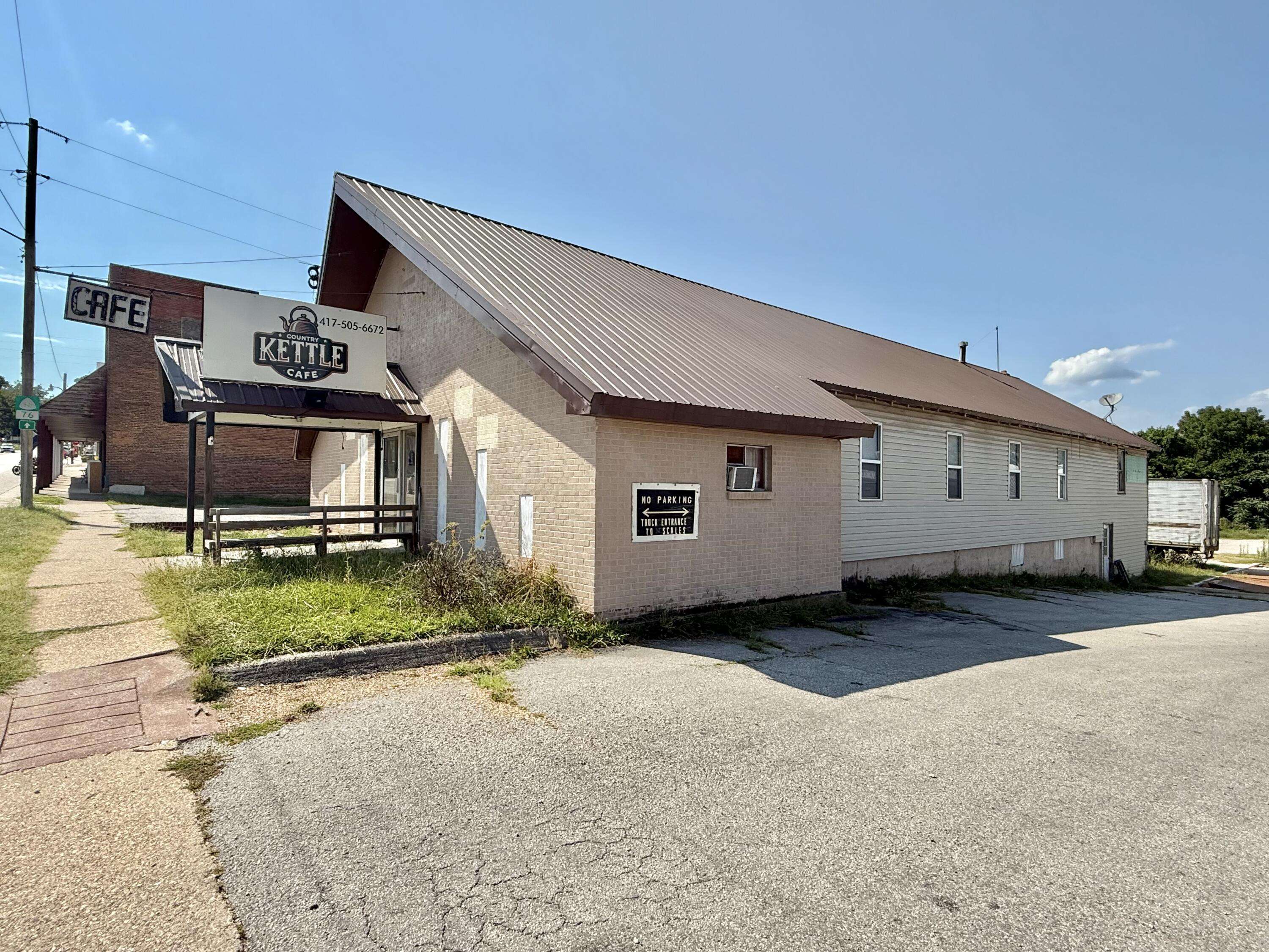 127 E Rolla ST, Hartville, MO 65667