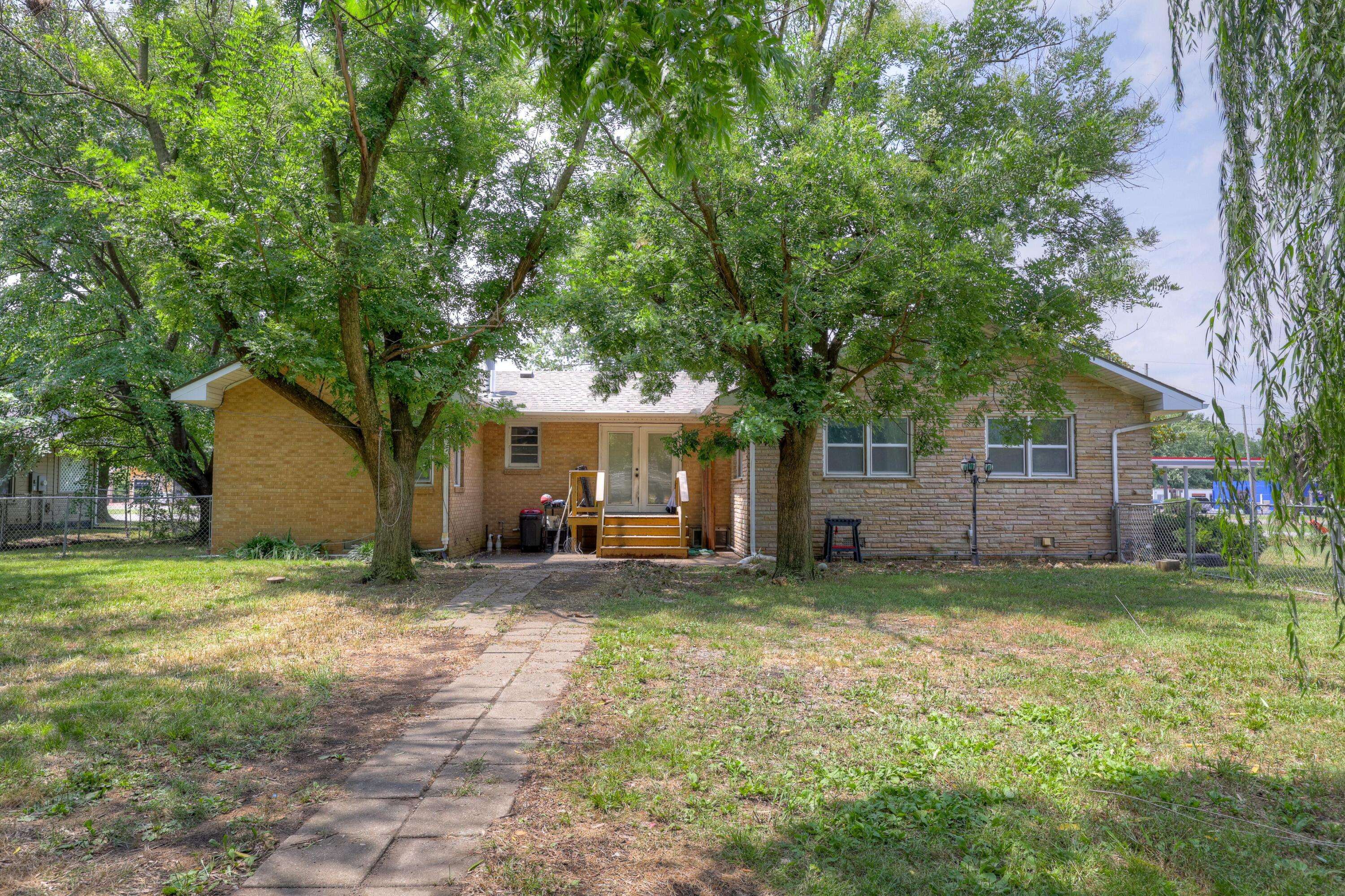 4094 Parkview DR, Frontenac, KS 66763