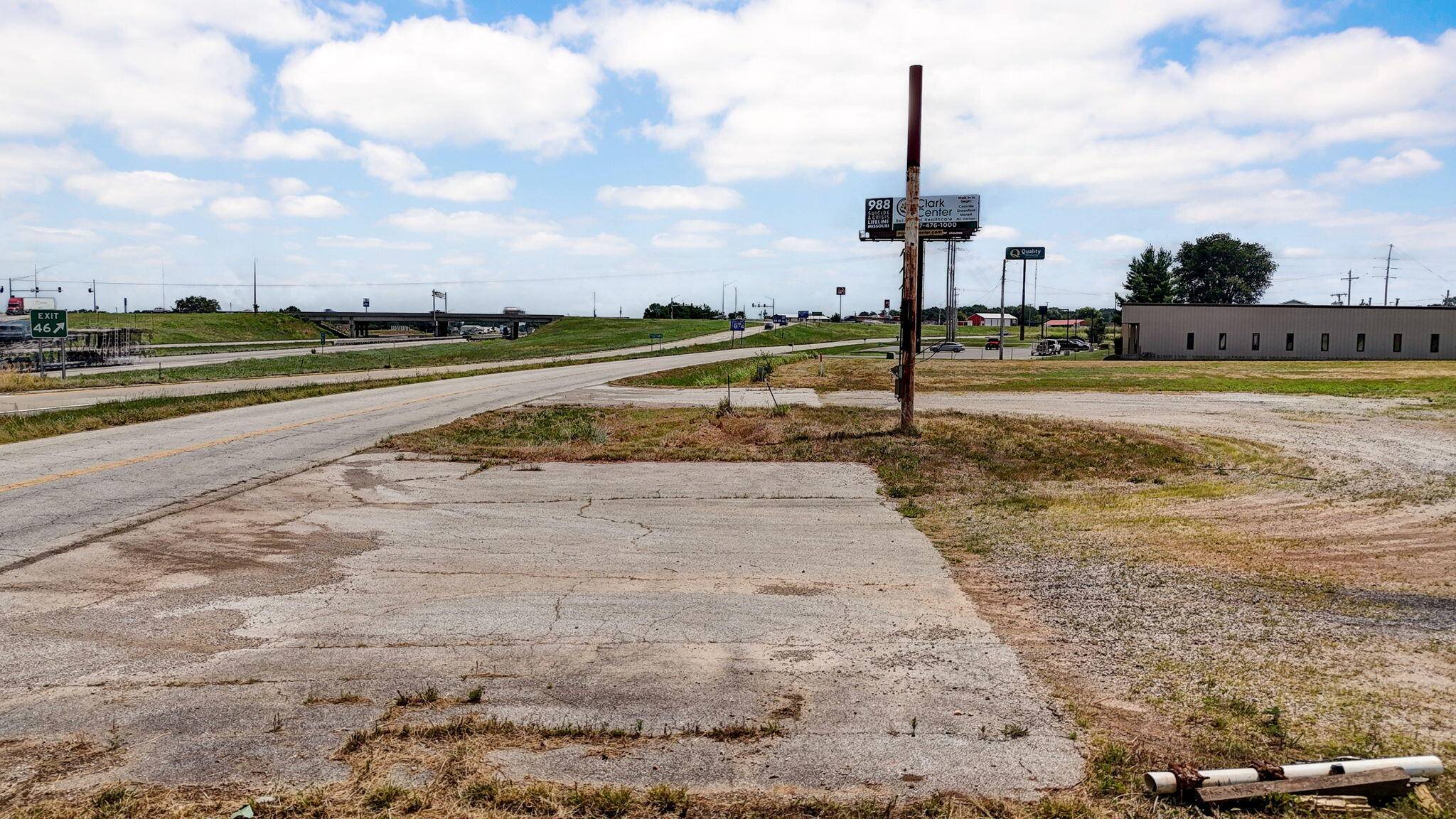 000 Daniel DR, Mt Vernon, MO 65712