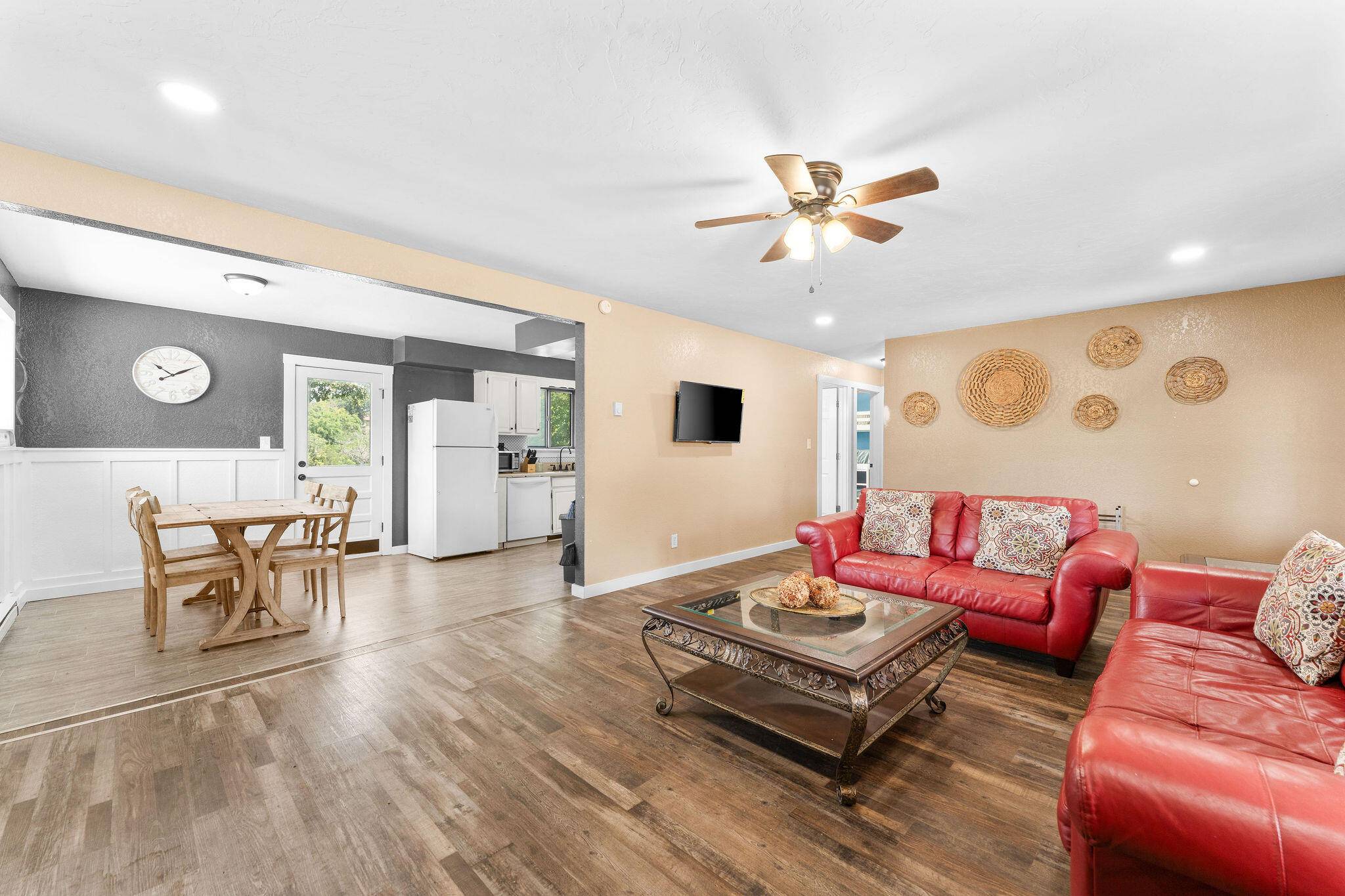 331 Evergreen AVE, Hollister, MO 65672