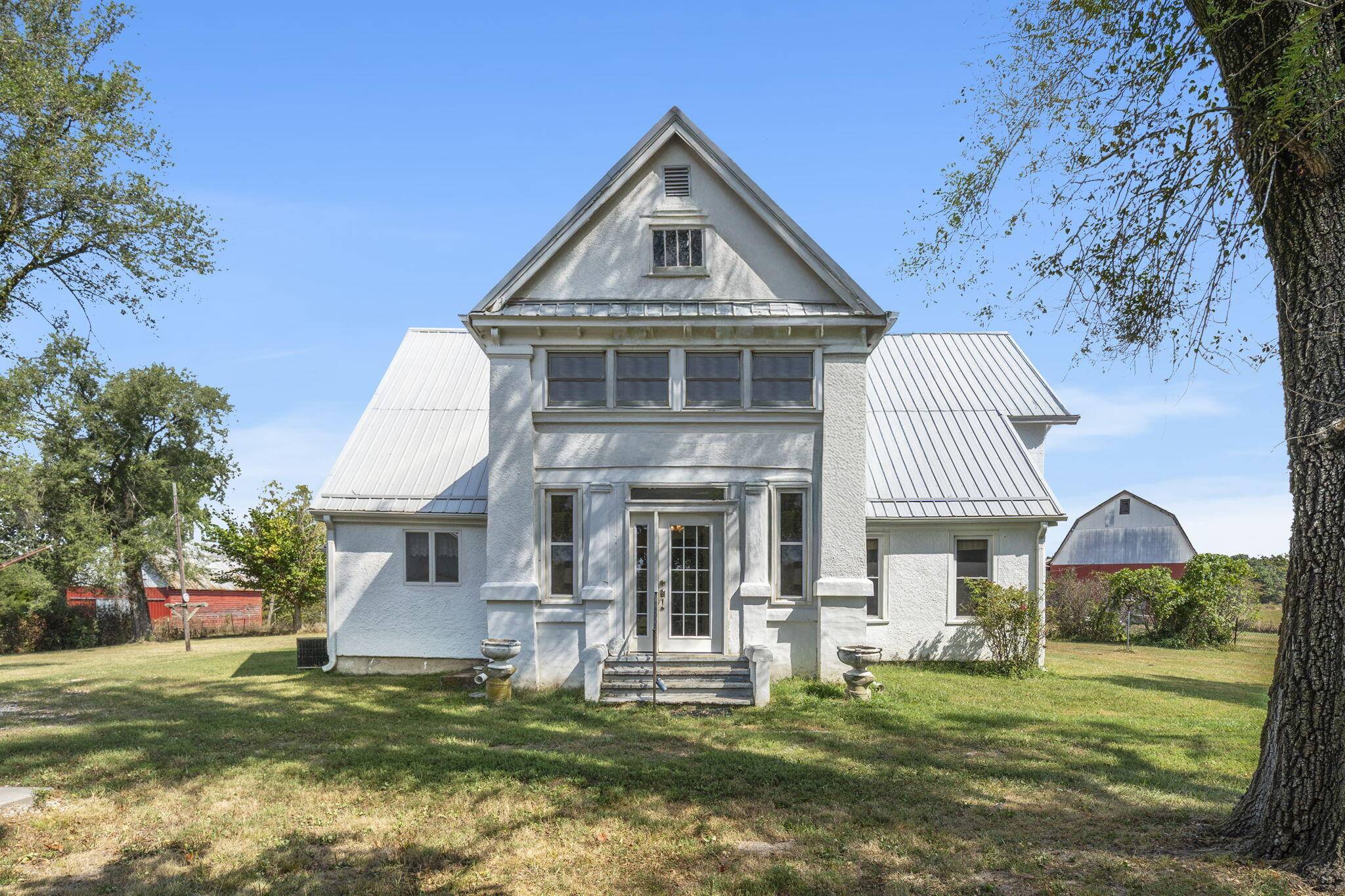 16311 Sunburst Road, Lebanon, MO 65536