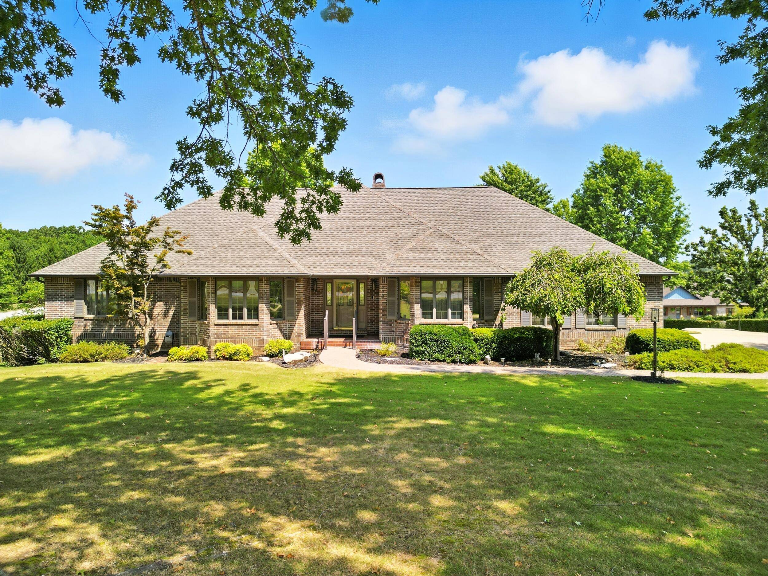 203 Rader DR, West Plains, MO 65775