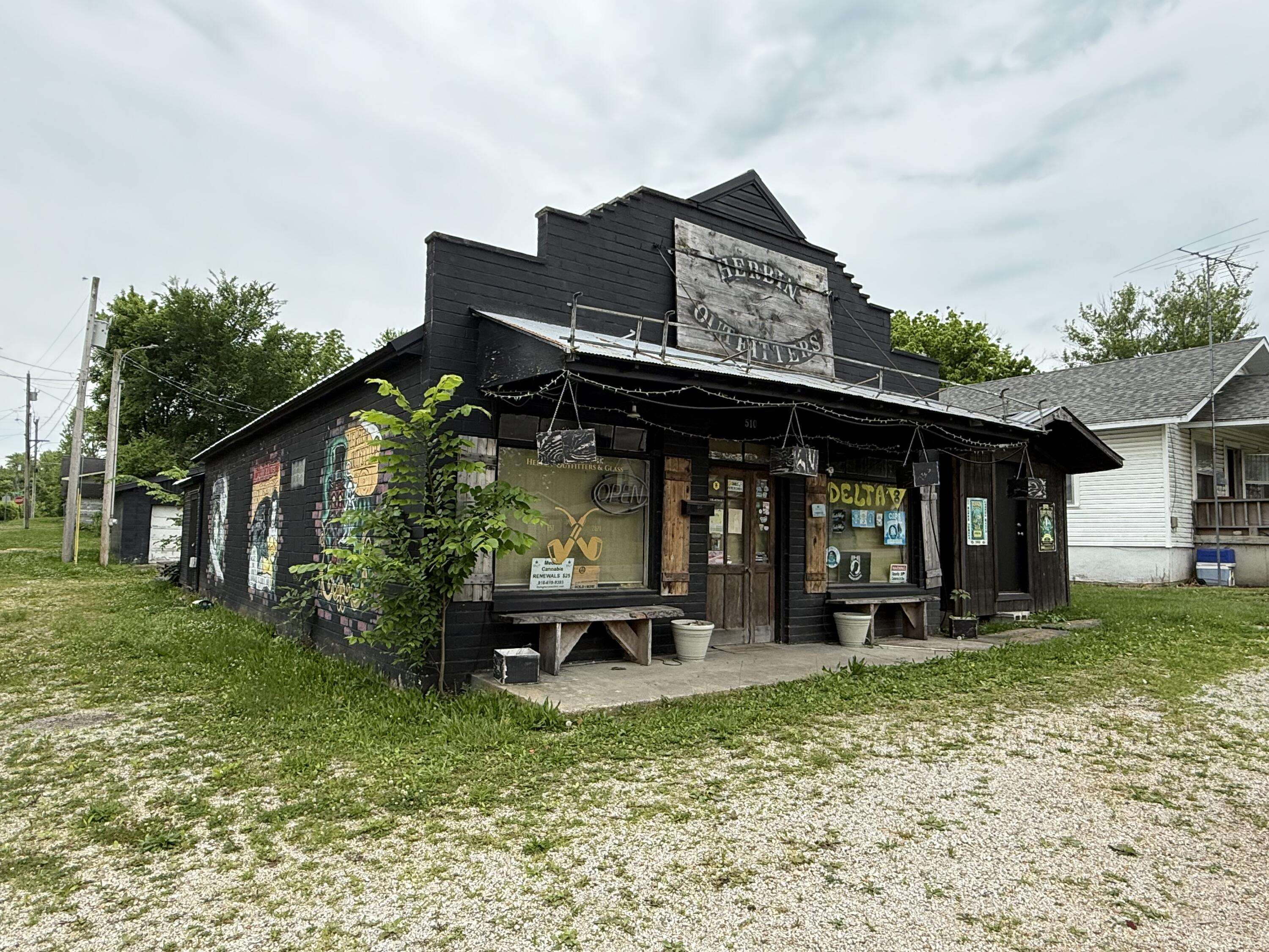 510 W 1st ST, Mountain Grove, MO 65711