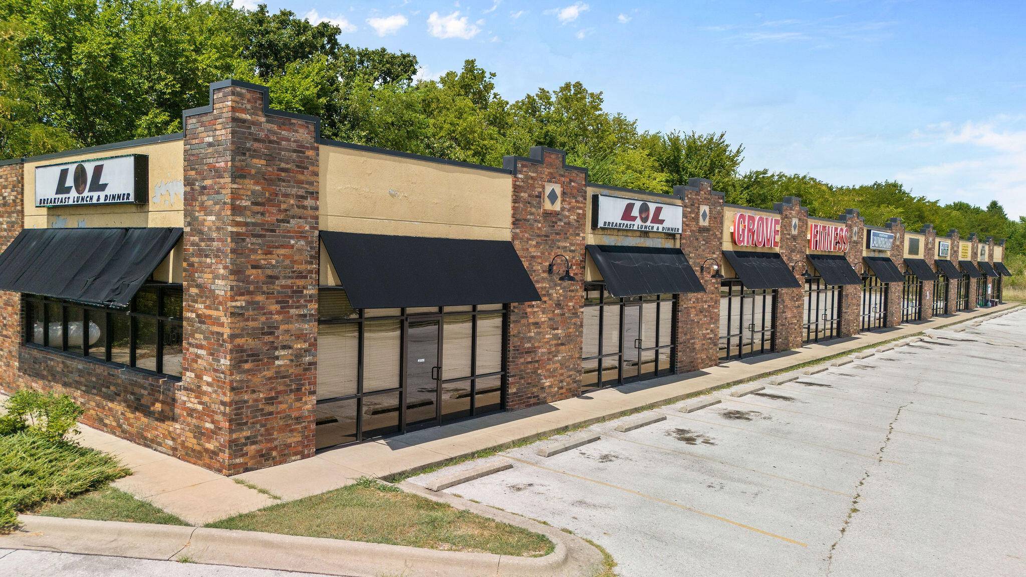 302 W Enterprise CT, Fair Grove, MO 65648