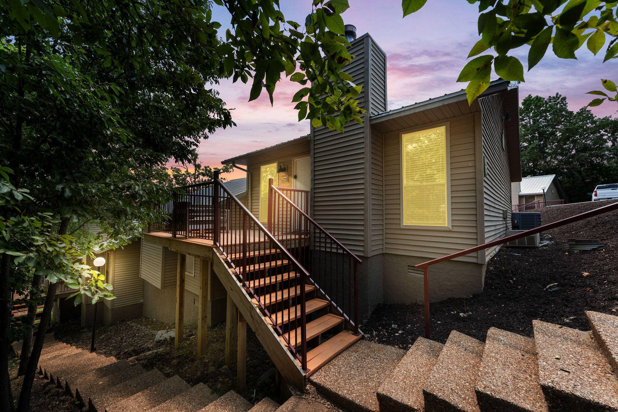 120 Mocking Jay LN #120, Kimberling City, MO 65686