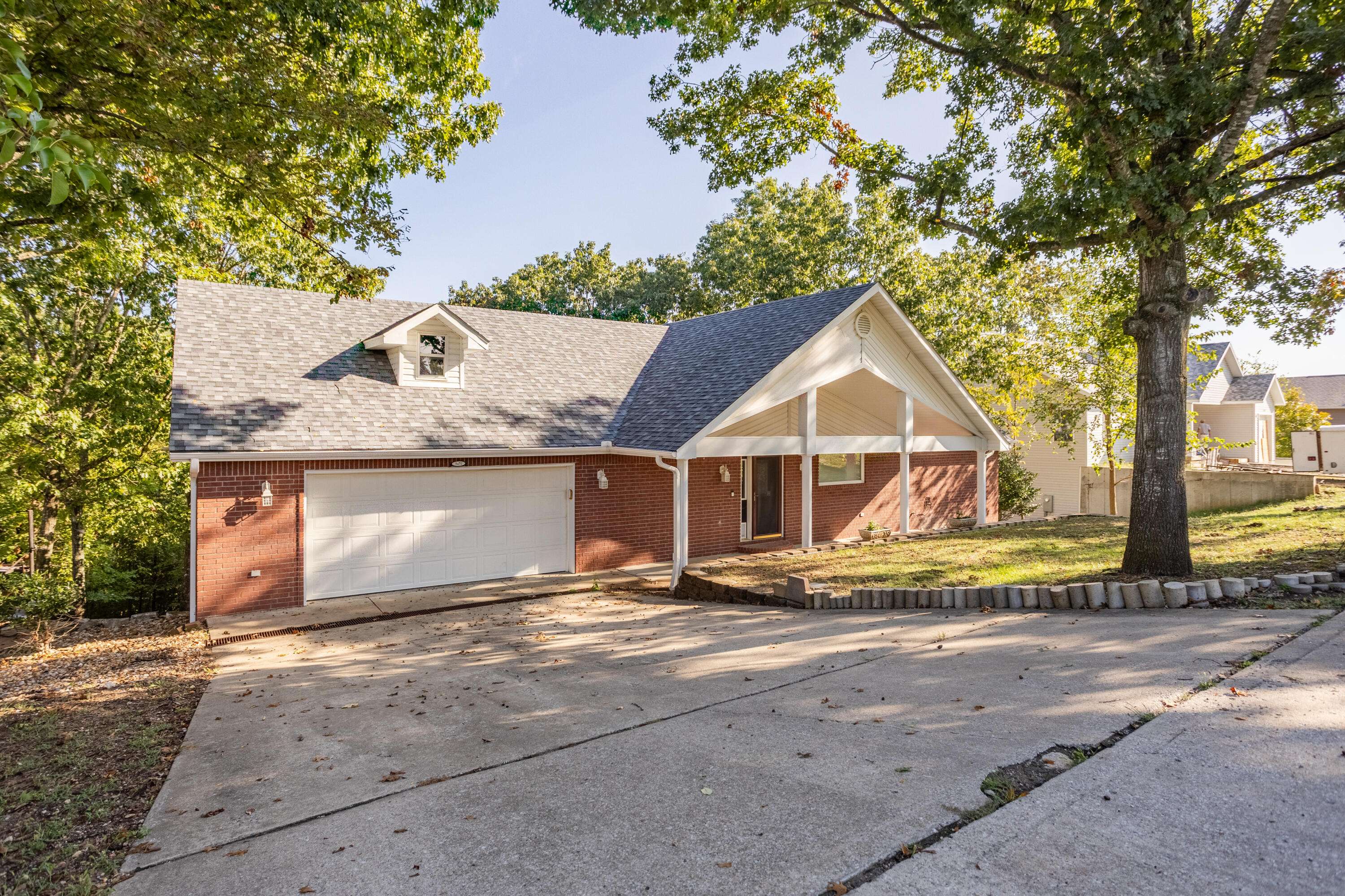 1674 Skyview DR, Branson, MO 65616