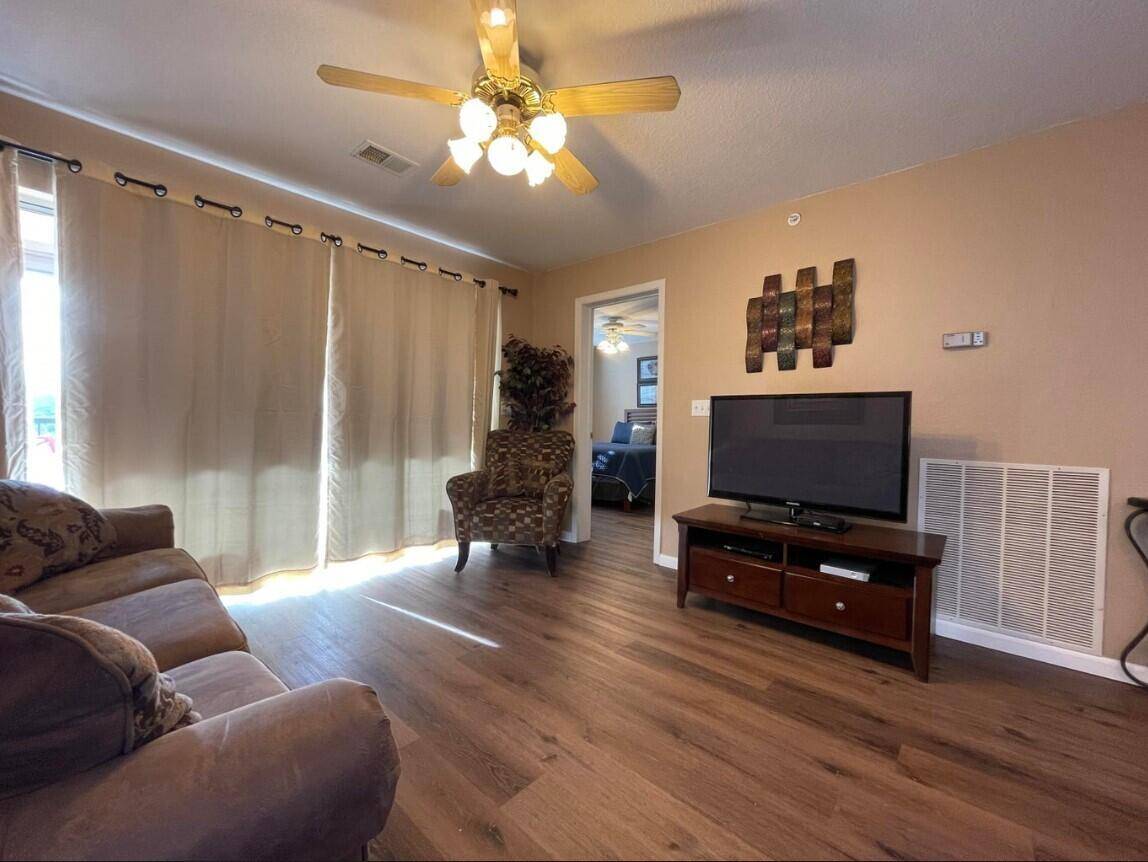 545 Valley View RD #101, Branson, MO 65616